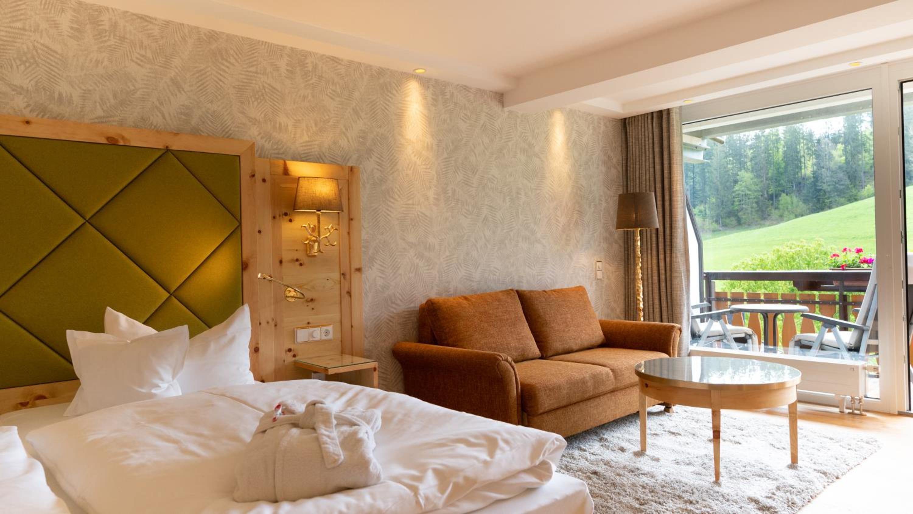 Double Room with Balcony - Photo 3