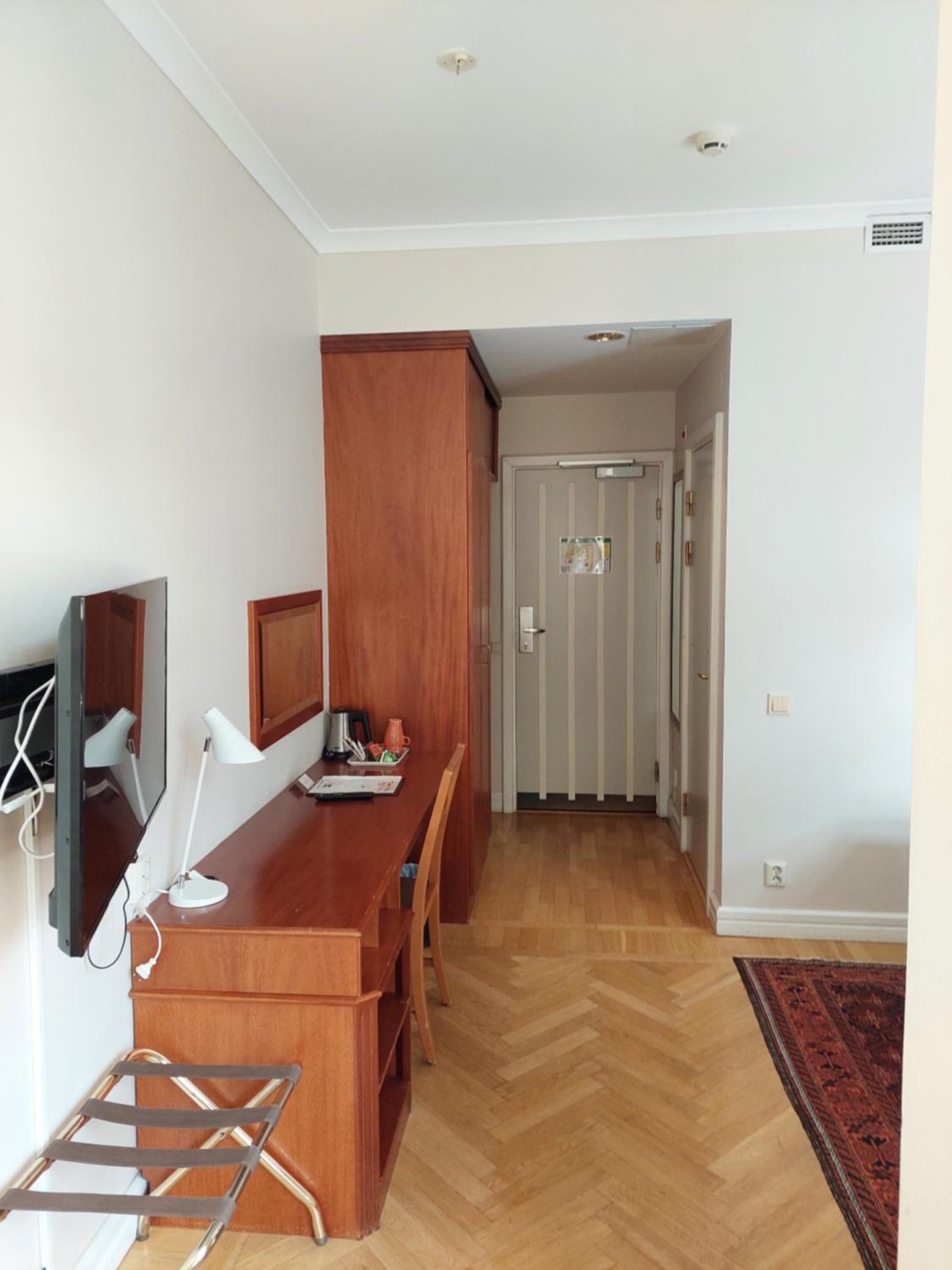 Small Double Room - Photo 7