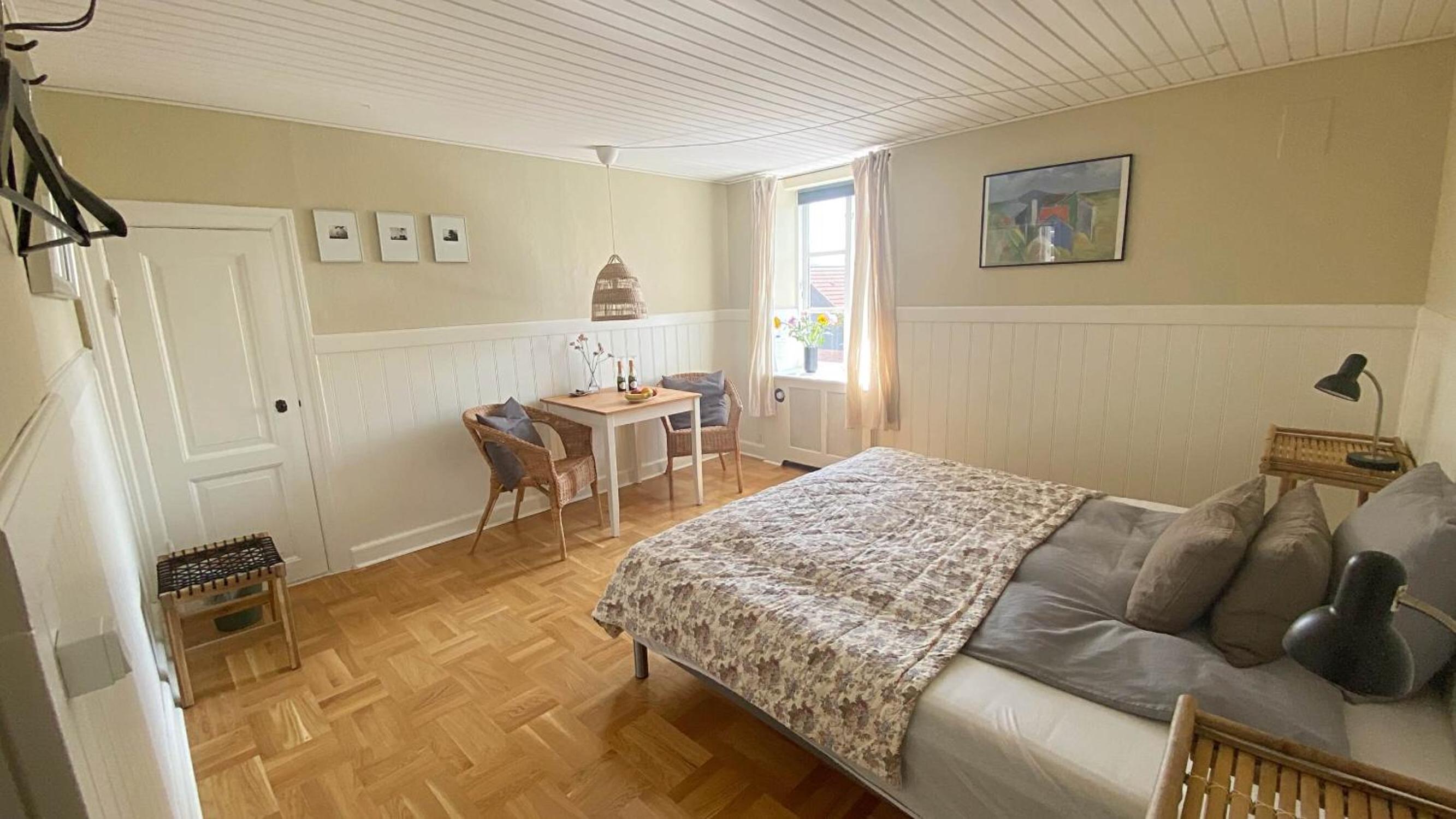 Double Or Twin Room With Shared Bathroom photo 3