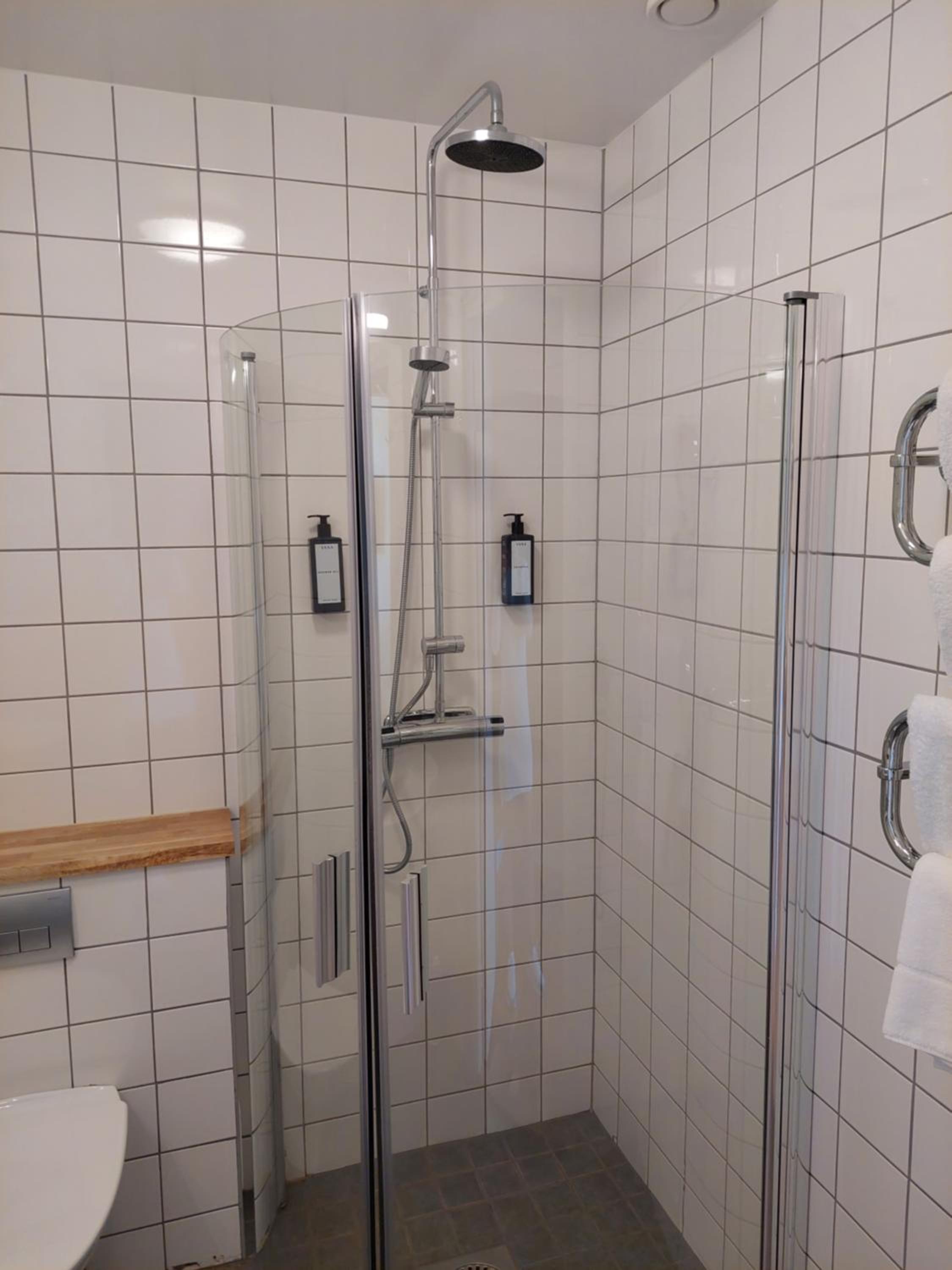 Double Room - Photo 7