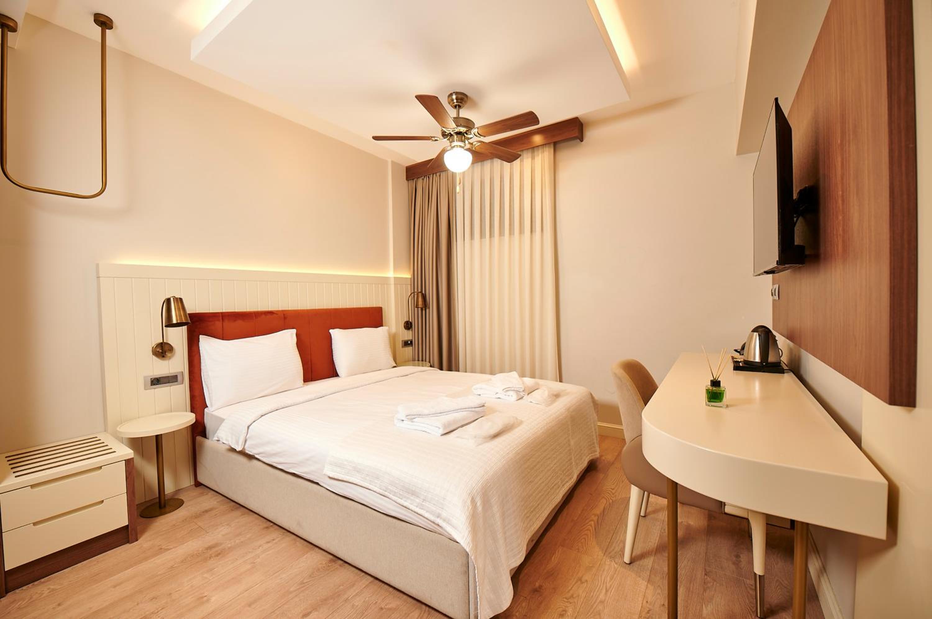Standard Double Room - Basement photo 2