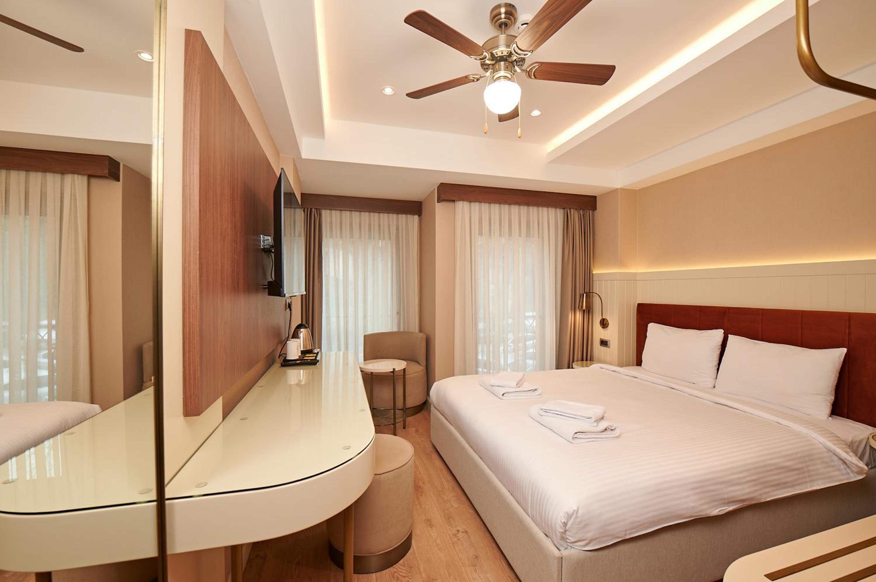 Deluxe Double or Twin Room photo 3