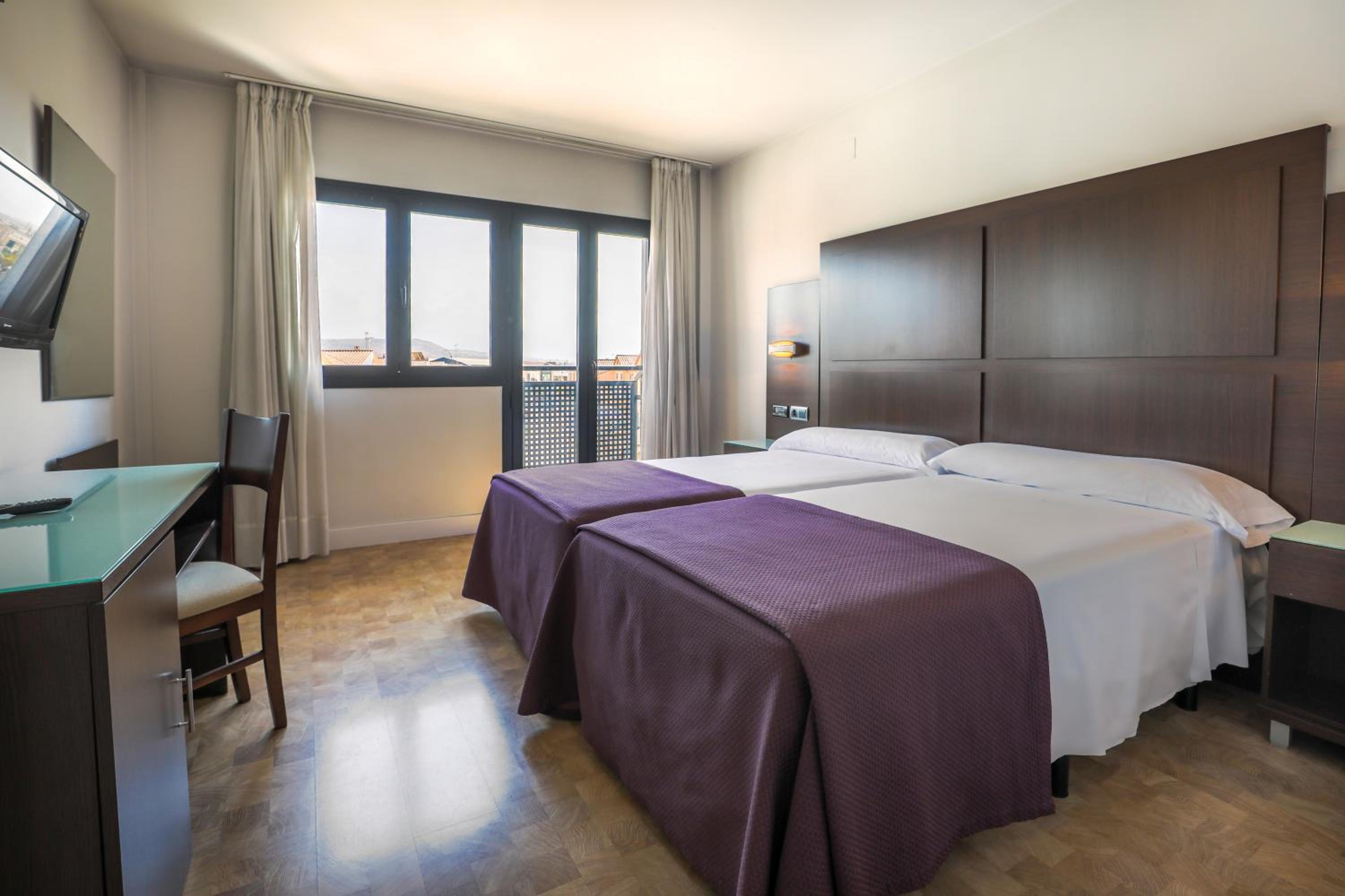 Twin Room - Photo 1