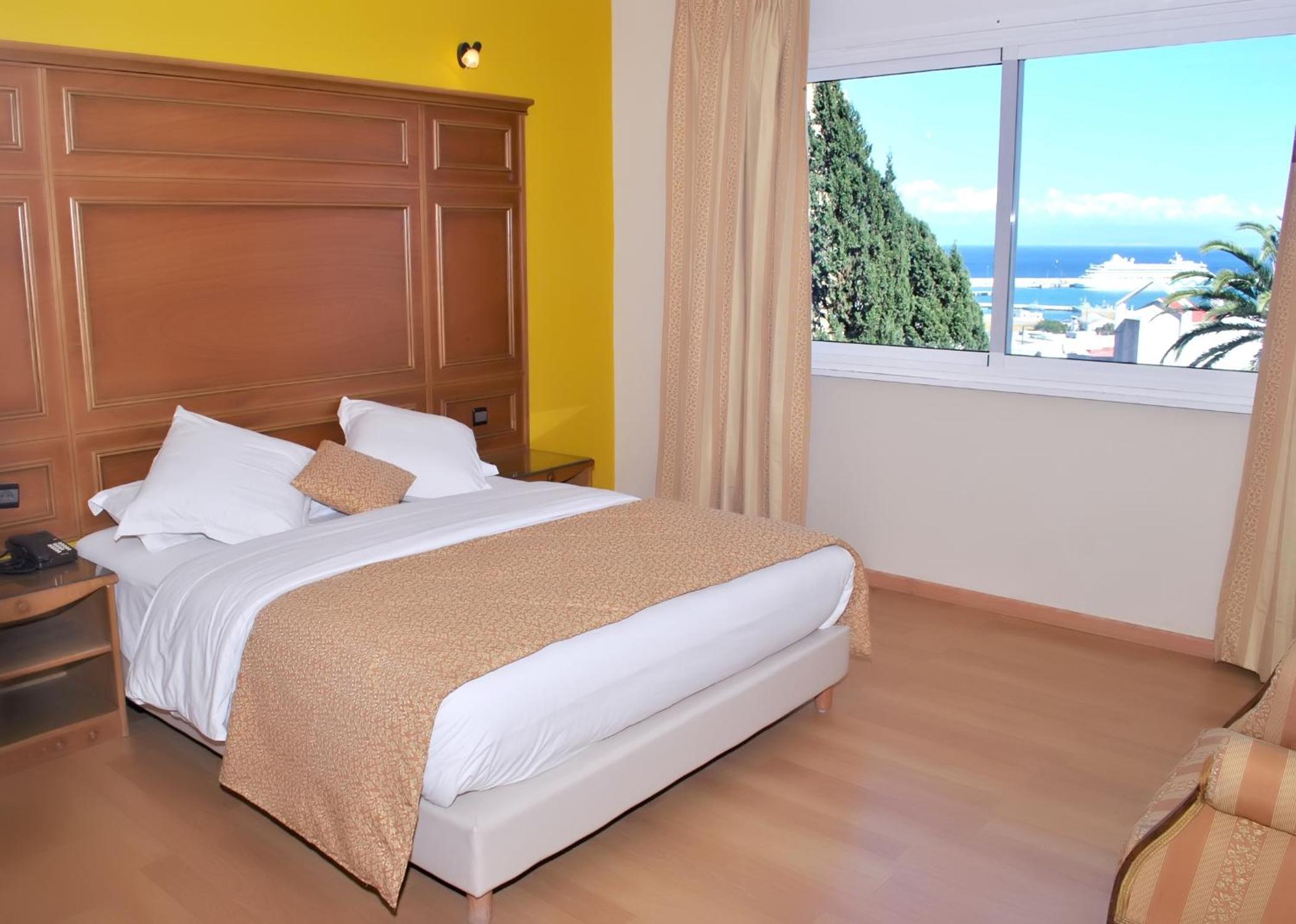 Deluxe Double Room with Sea View - Photo 1