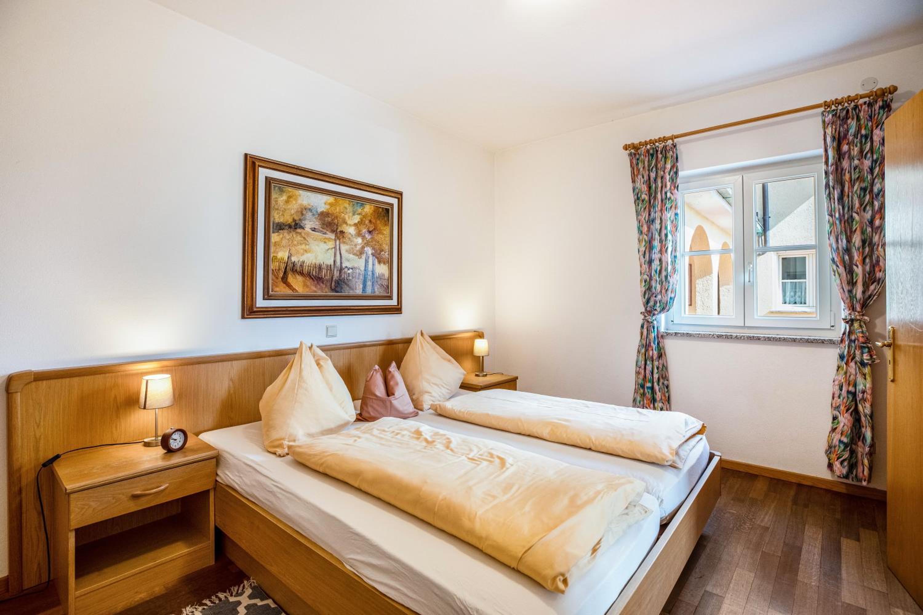 Superior One-Bedroom Apartment
