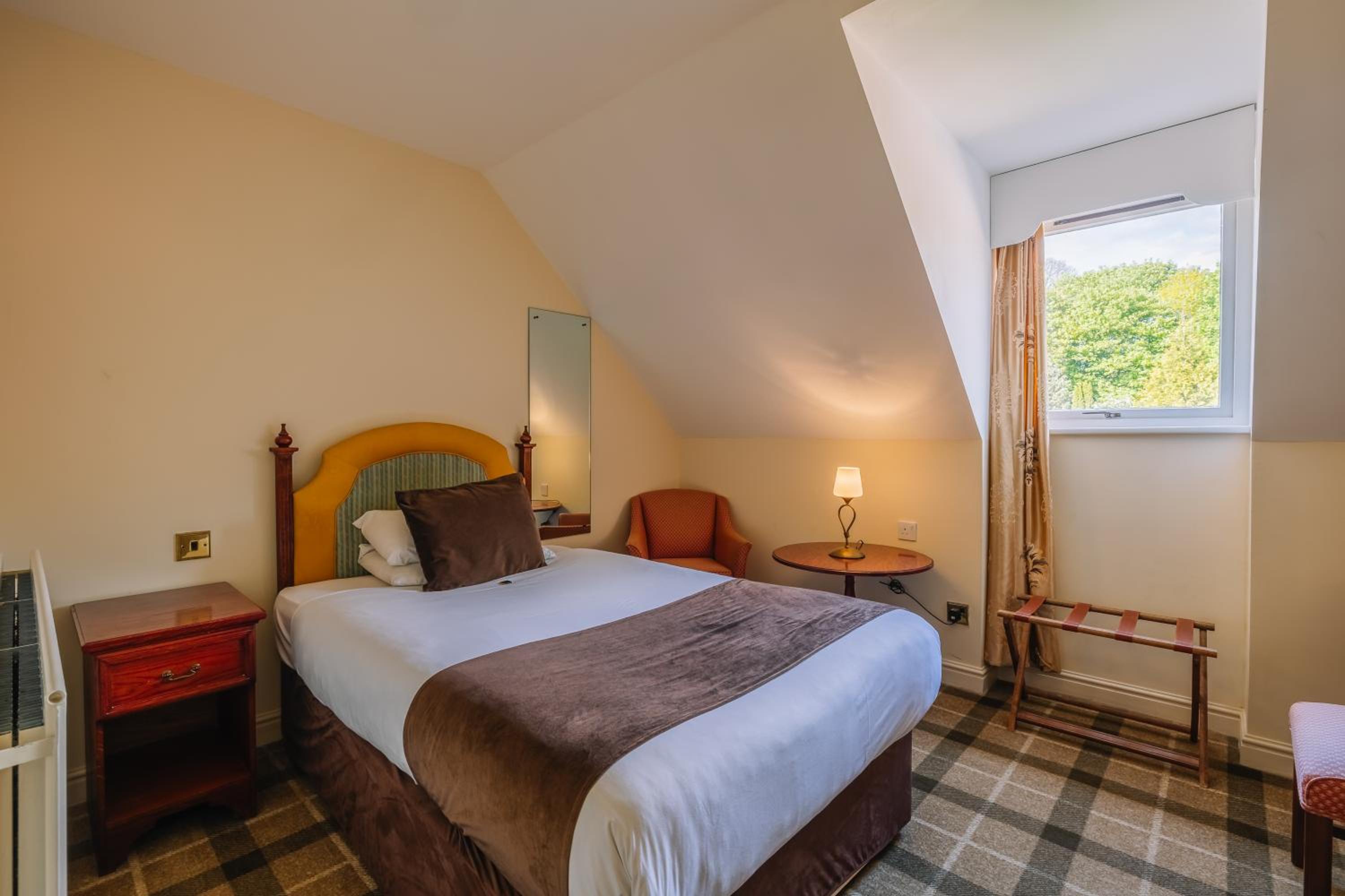 Standard Single Room - Photo 2