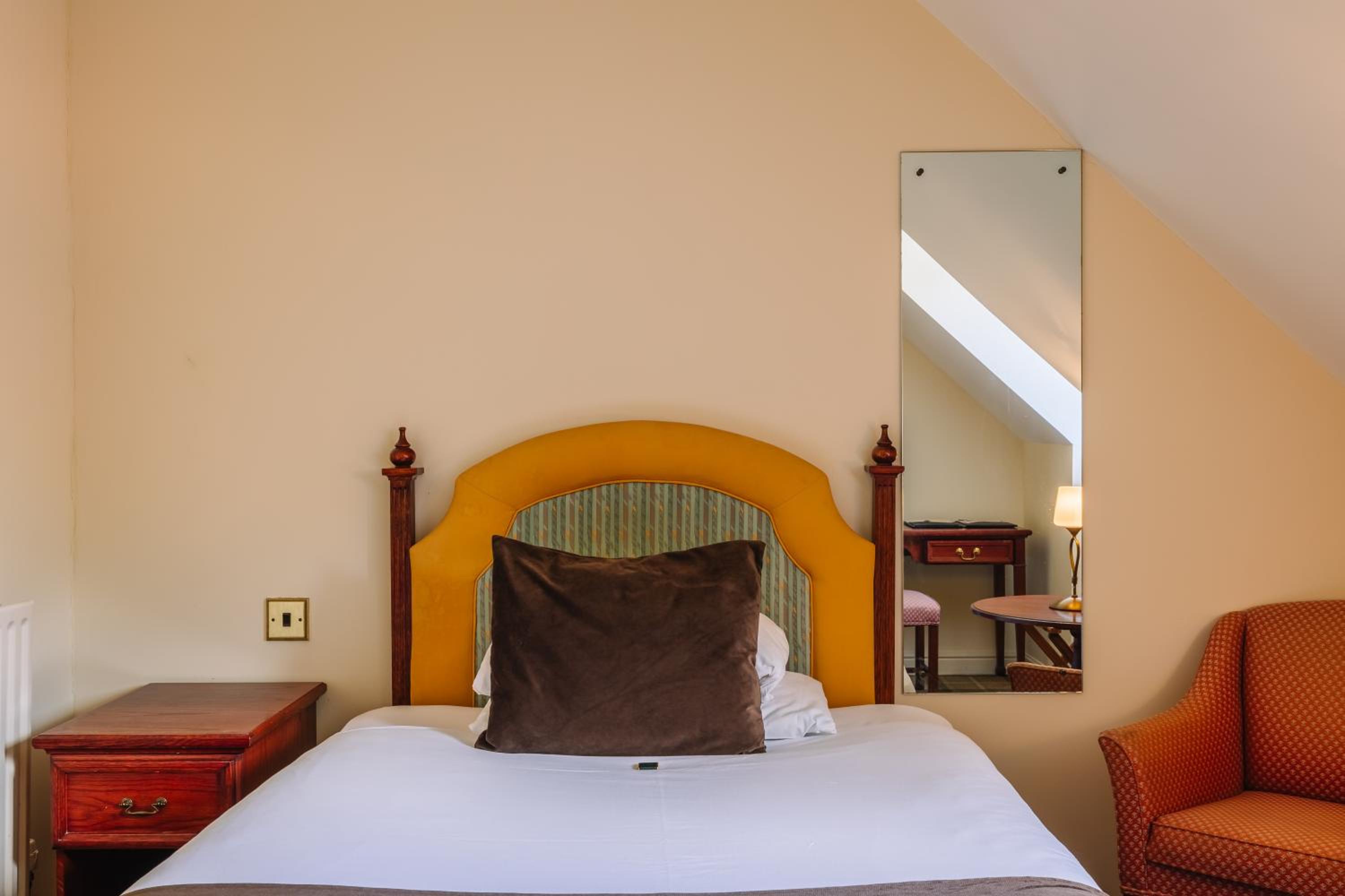 Standard Single Room - Photo 3