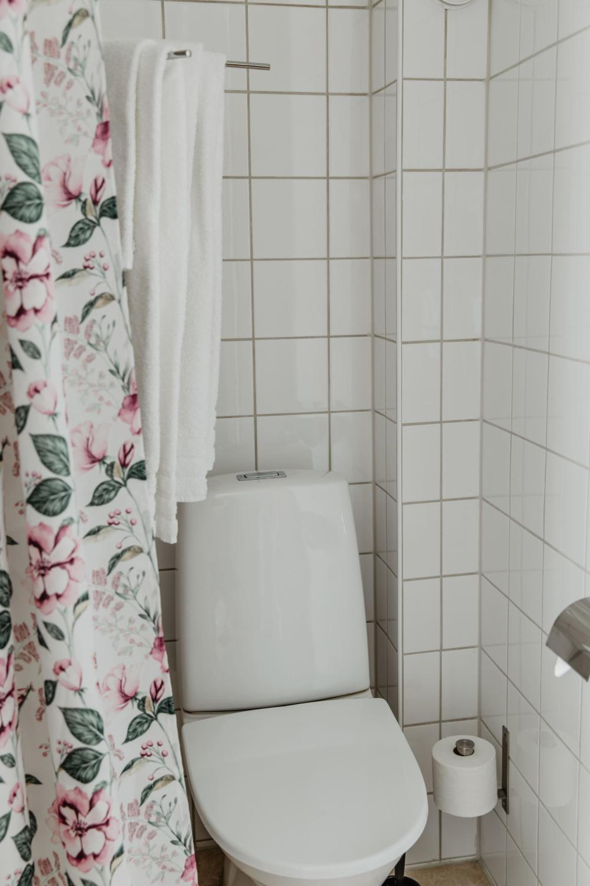 Budget Double Room - Photo 8