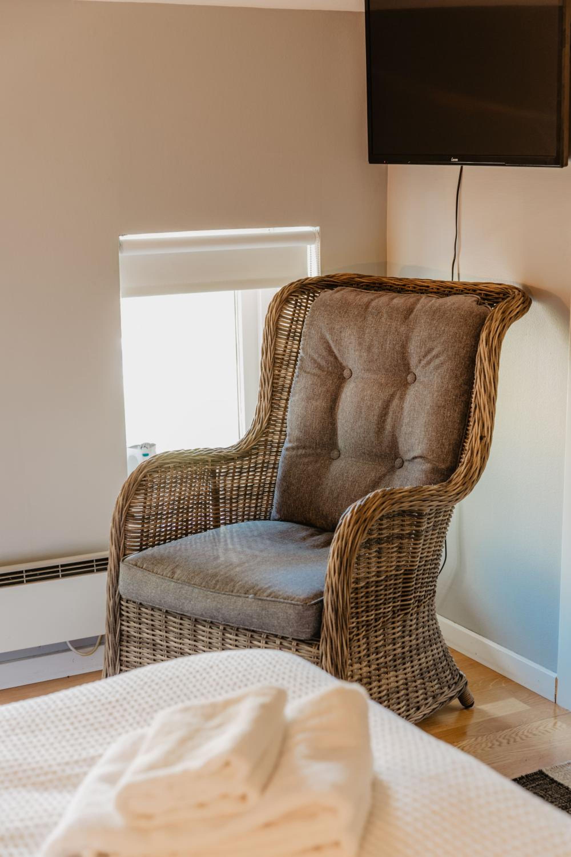 Budget Double Room - Photo 17