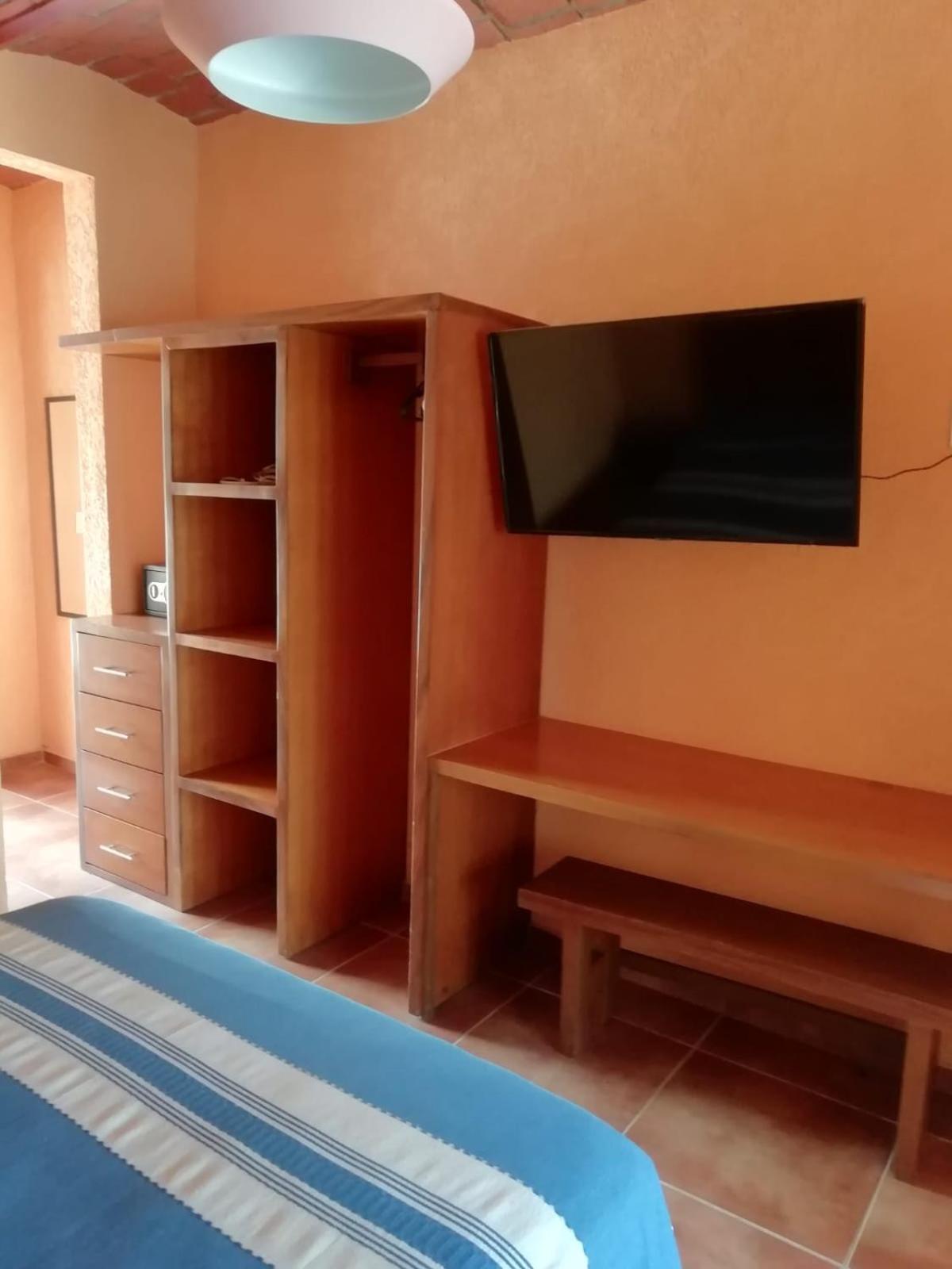Deluxe Room (2 Adults + 1 Child) photo 3