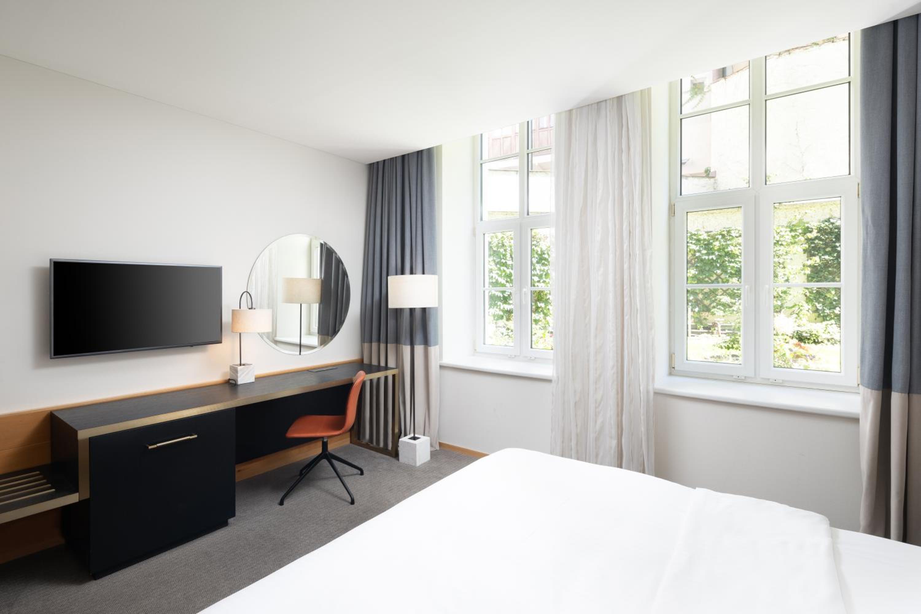 Small Double Room thumbnail 5