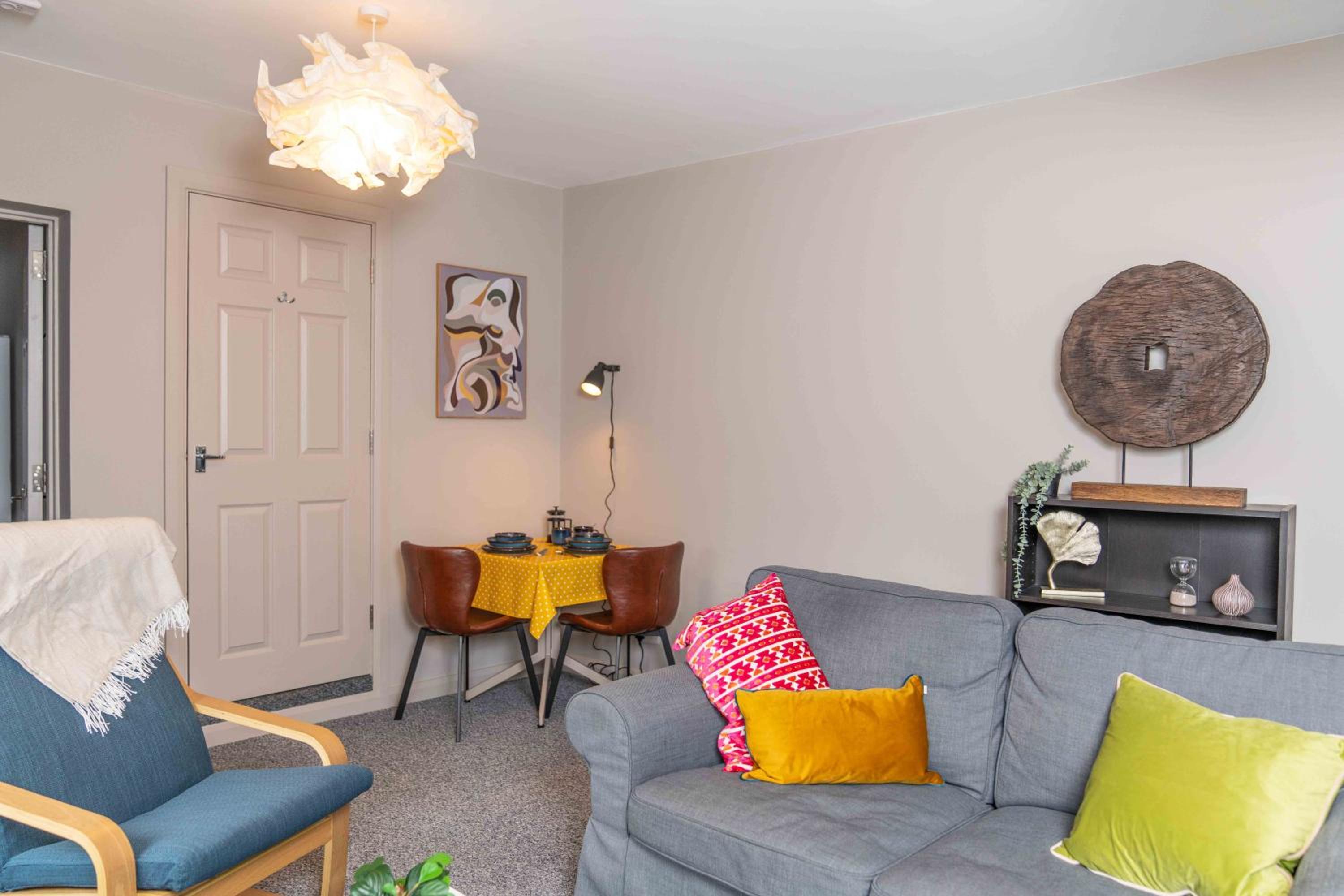 Apartment photo 2