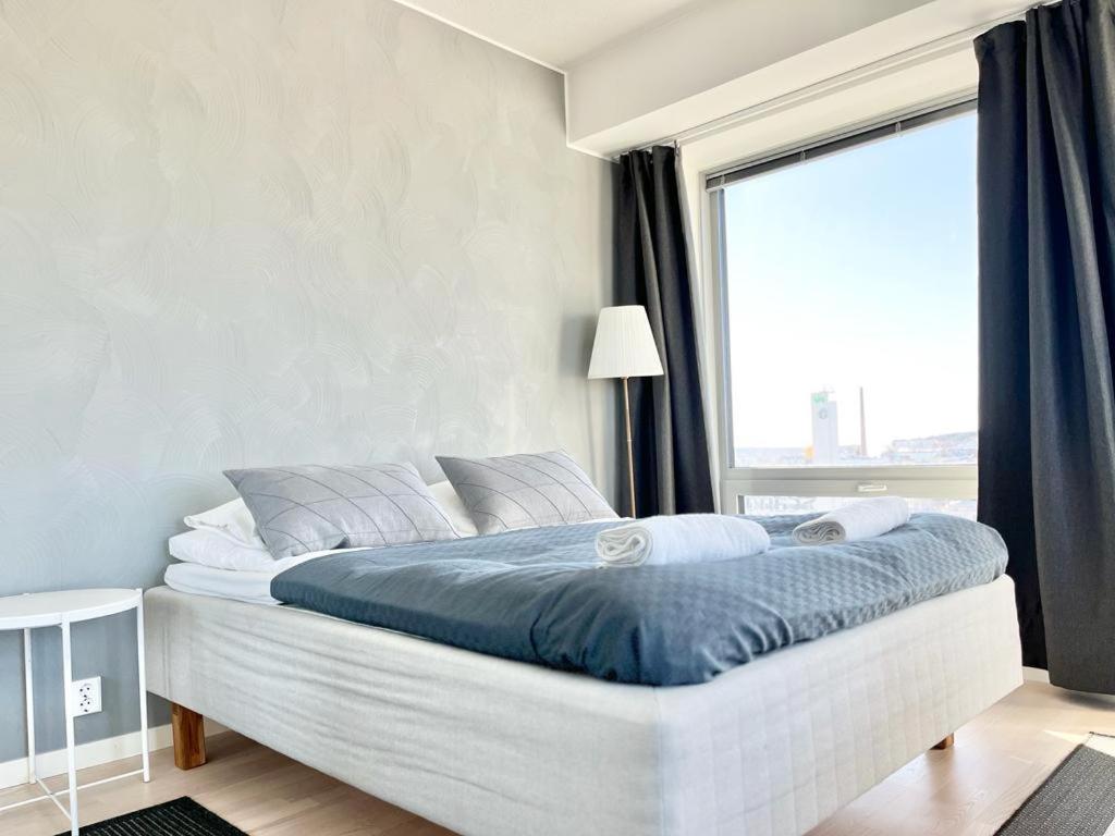 One-Bedroom Apartment - Photo 1
