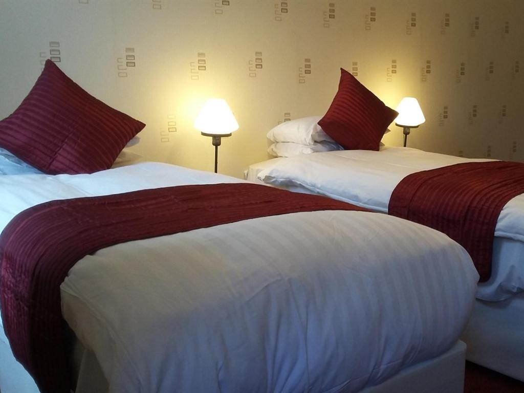 Twin Room With Private Bathroom photo 2