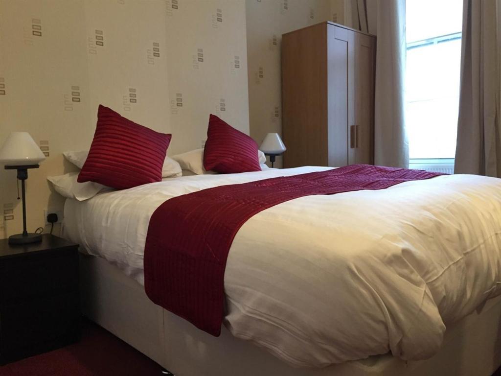 Double Room With Private Bathroom photo 2