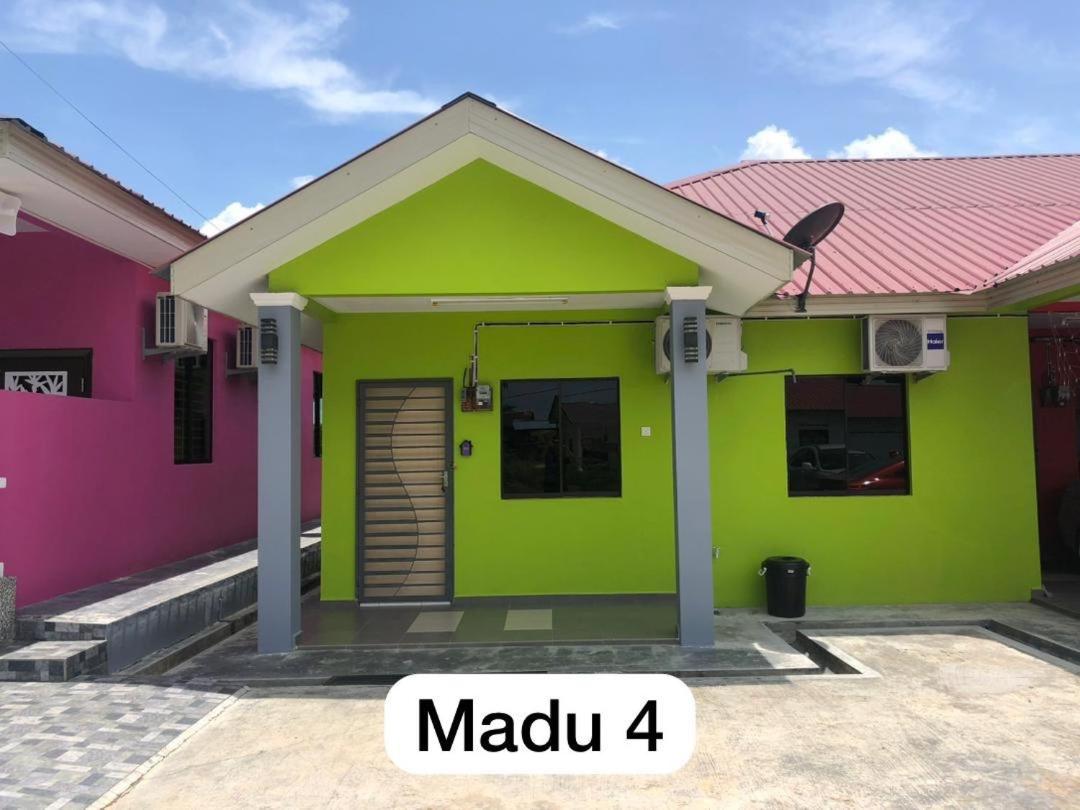 Three-Bedroom House photo 1