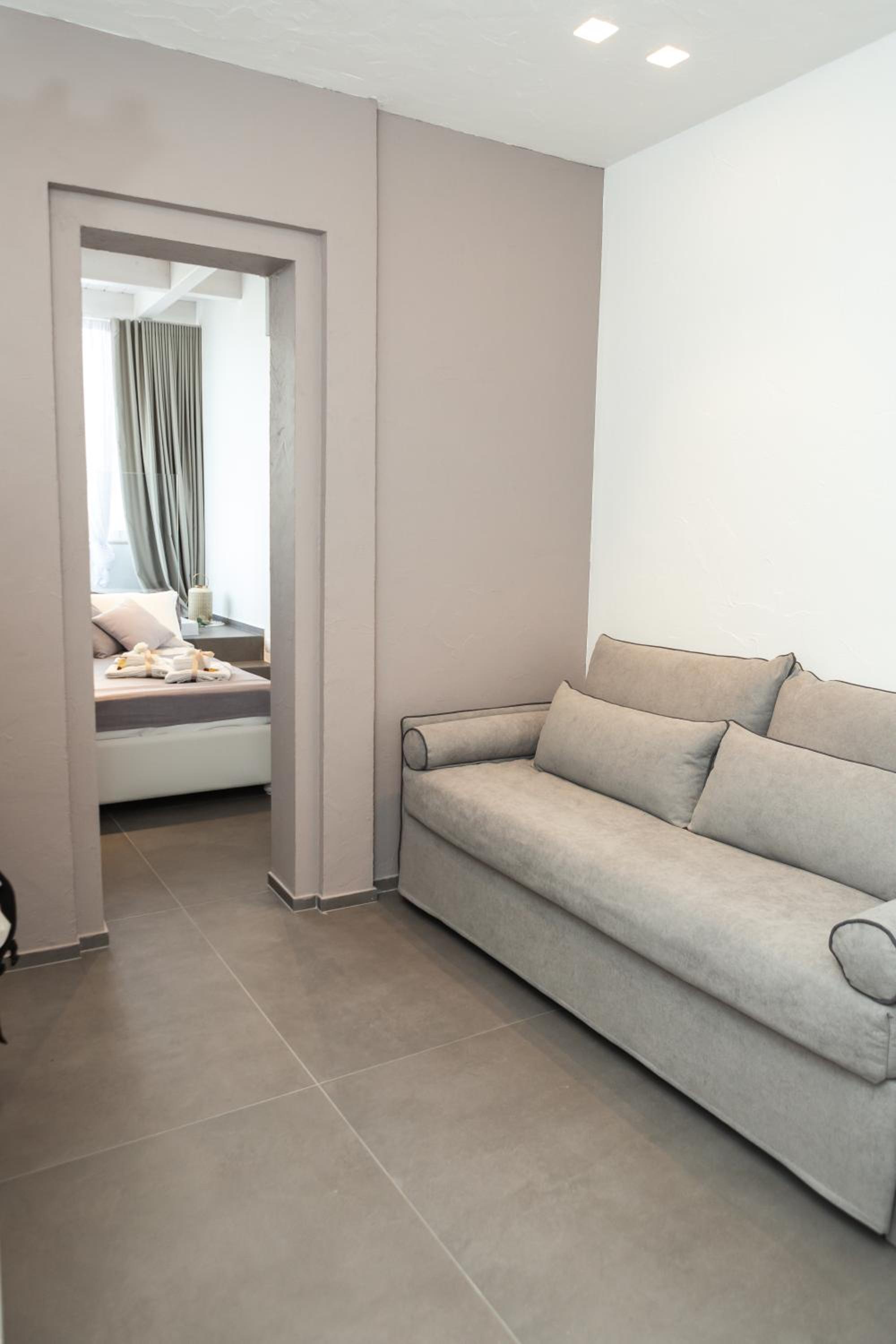 Double Room with Spa Bath photo 2