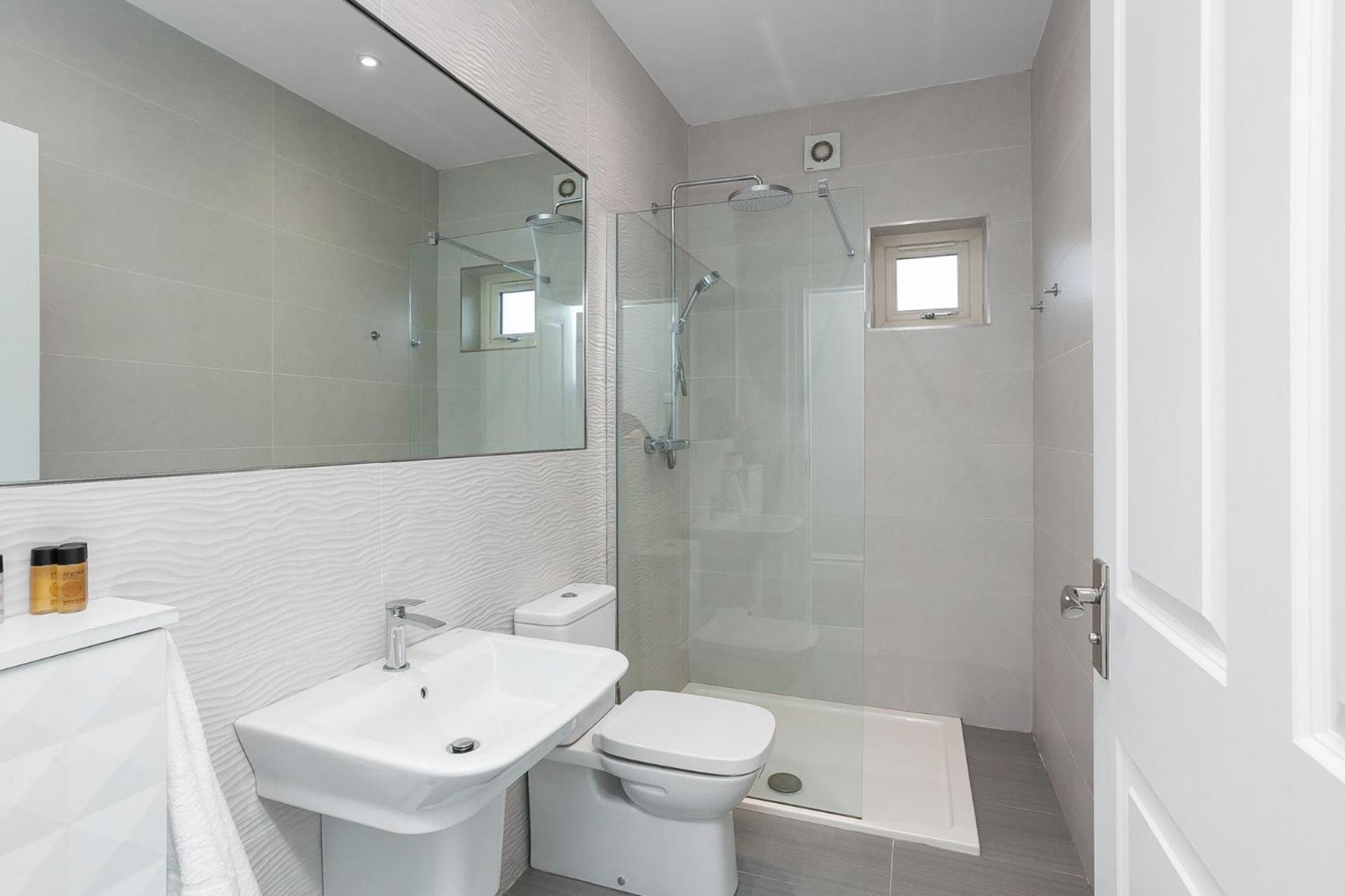 Two-Bedroom Apartment - Photo 17