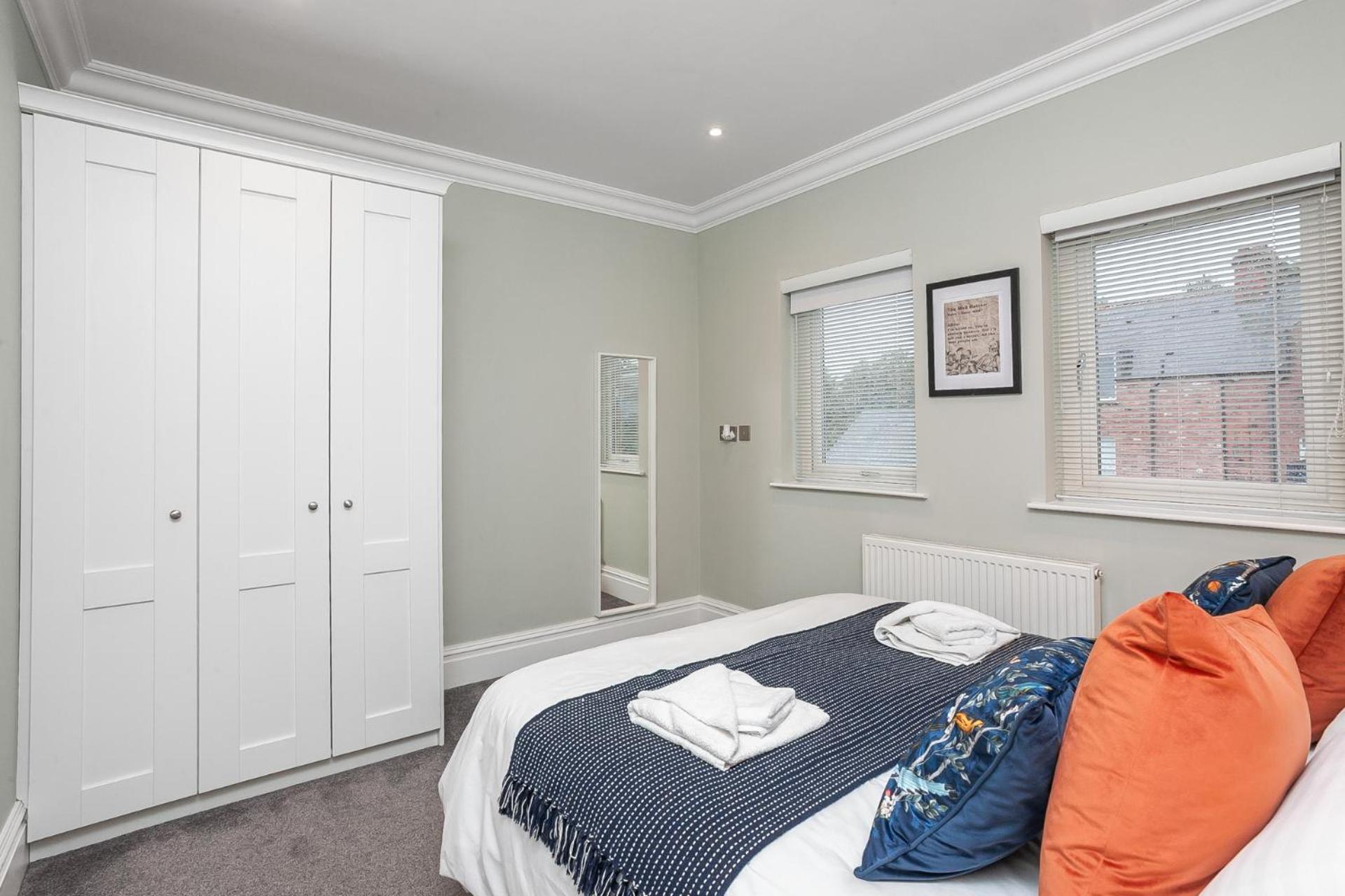Two-Bedroom Apartment - Photo 18