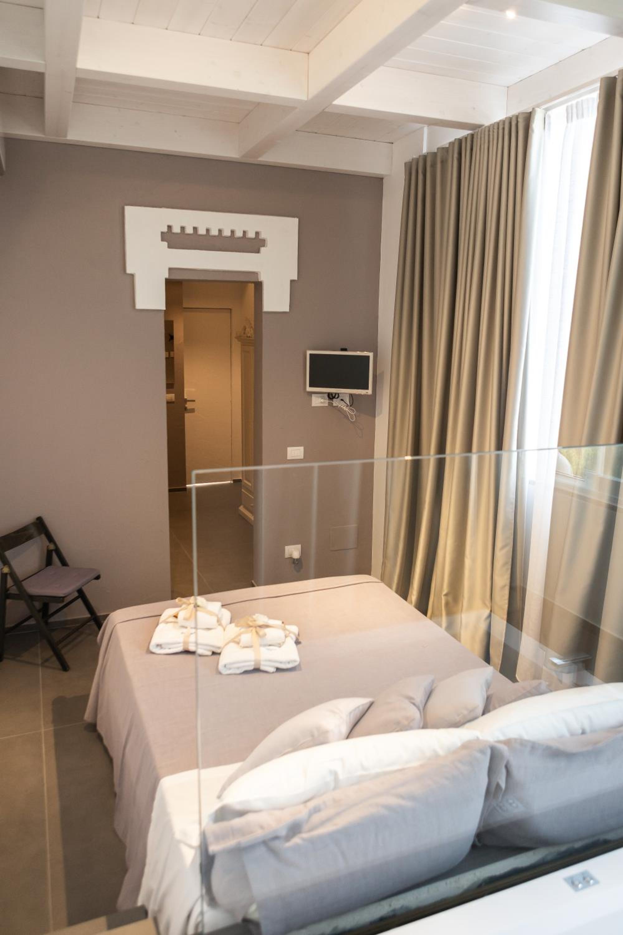 Double Room with Spa Bath photo 1