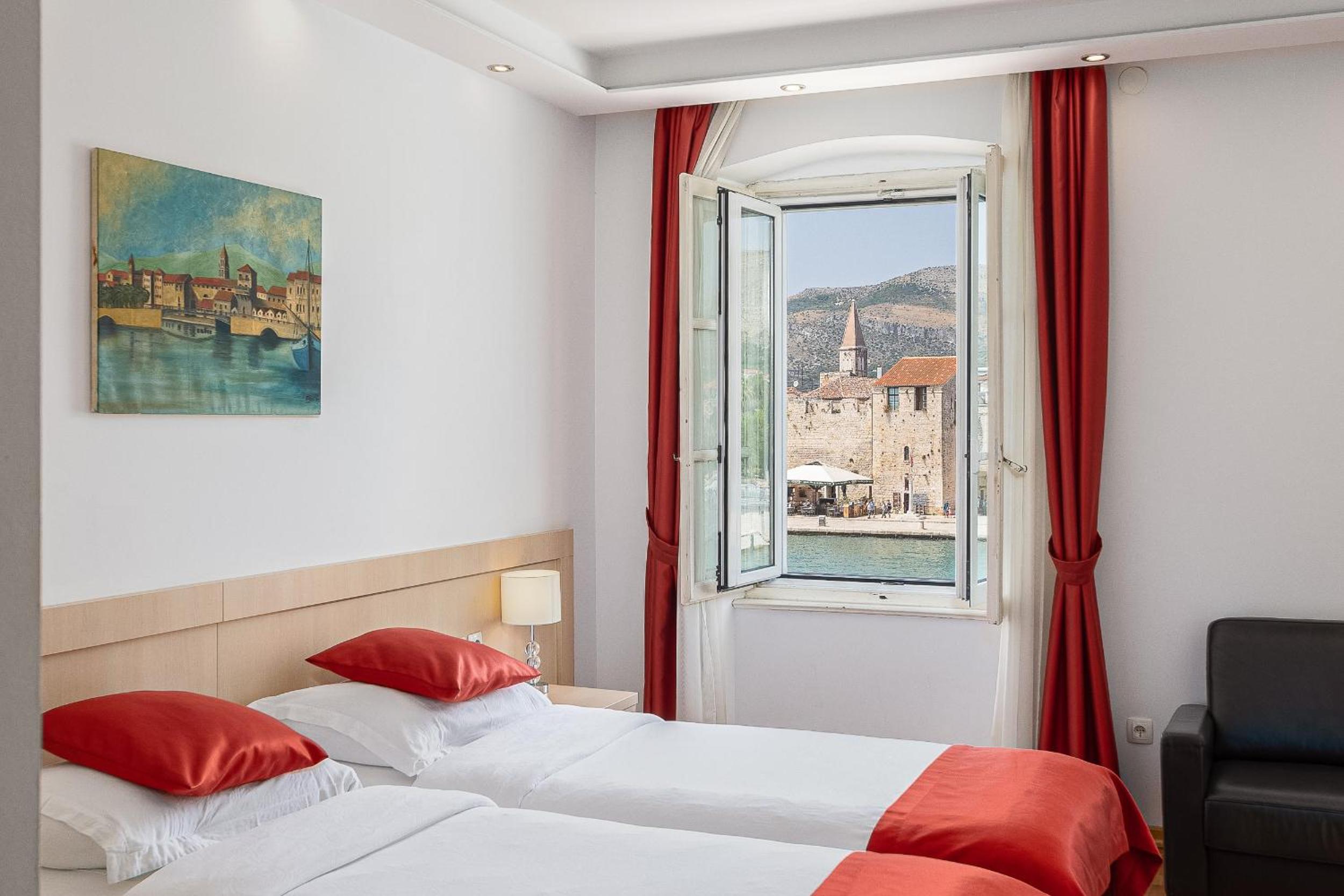 Deluxe Double Room with Sea View - Photo 1
