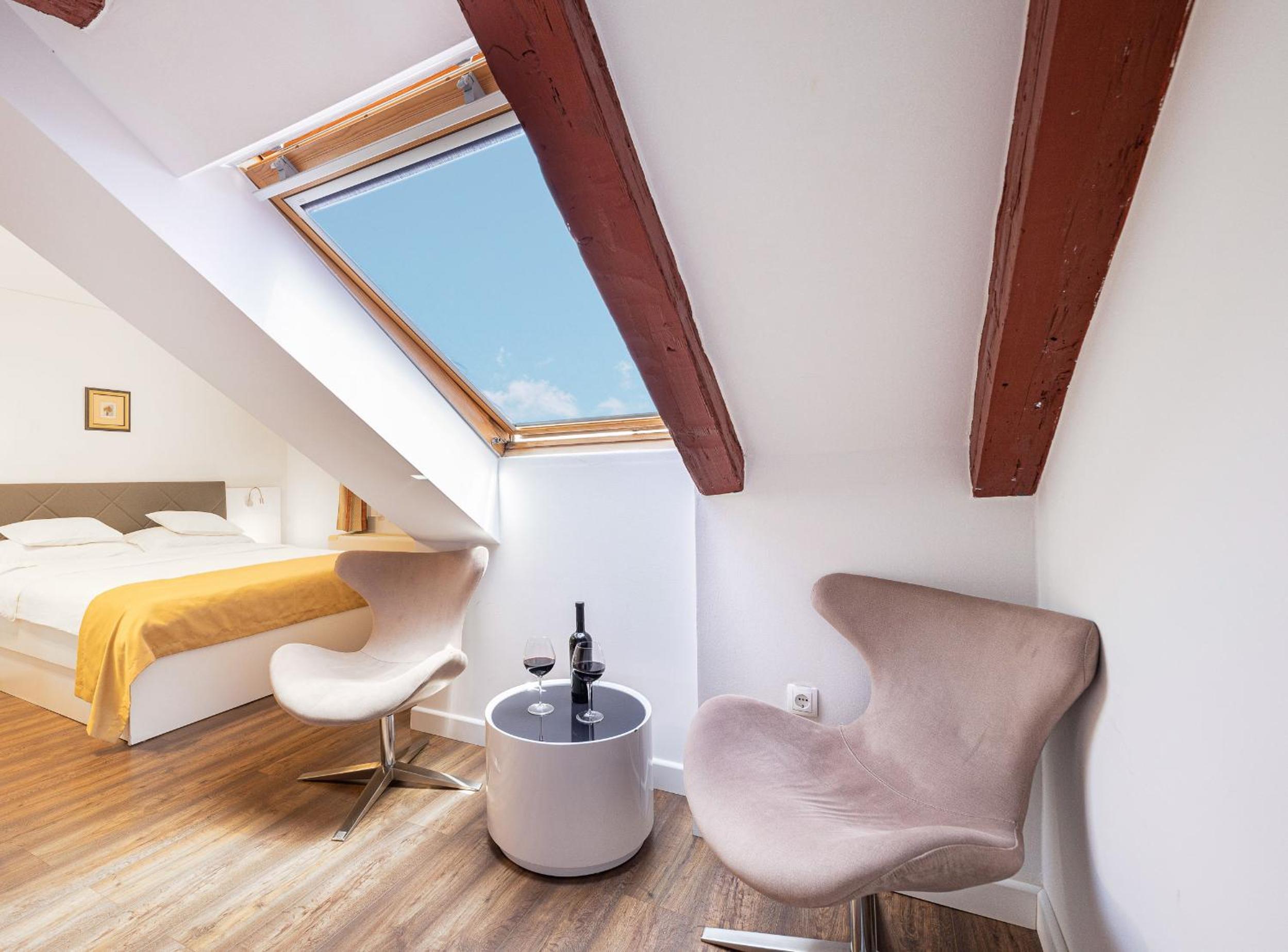 Double Room with Garden View - Photo 5