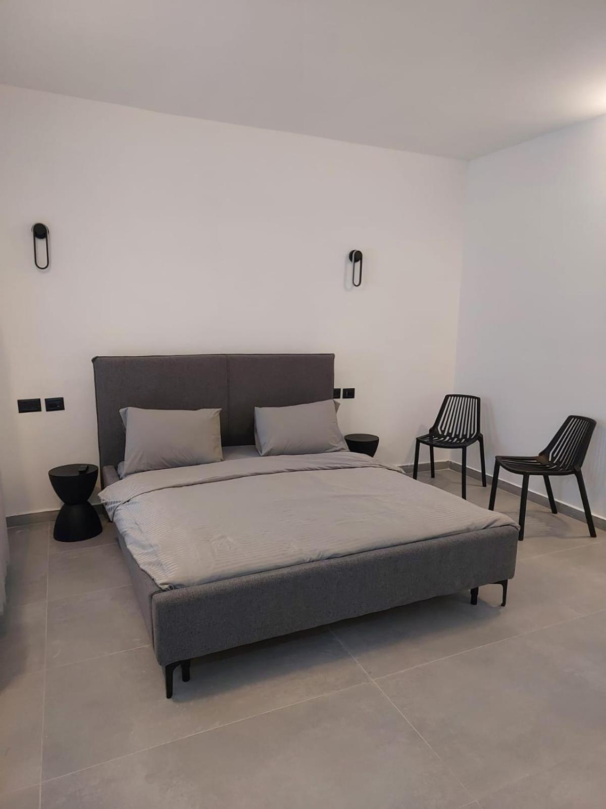Double Room - Photo 2