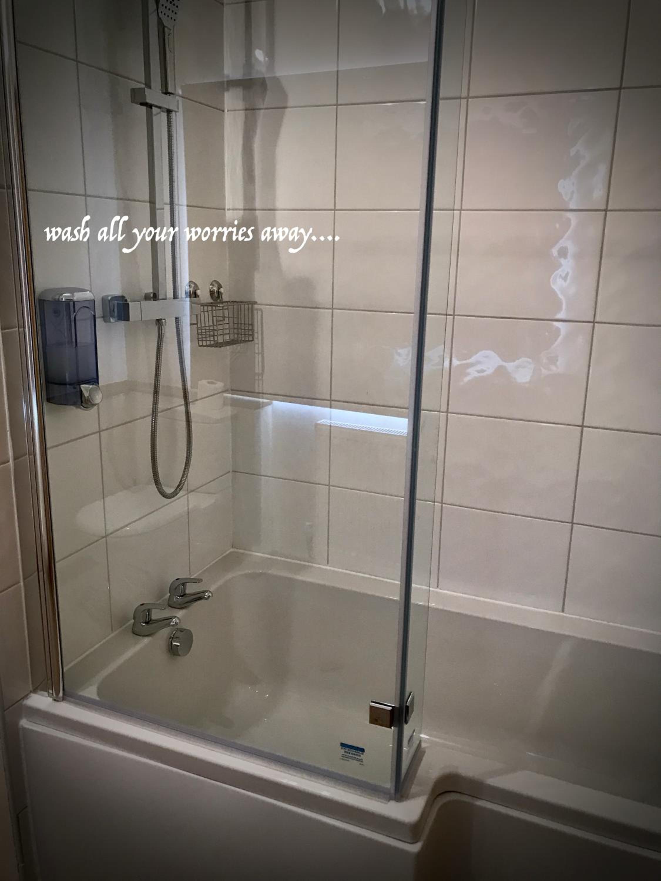 Deluxe Double Room with Bath photo 2