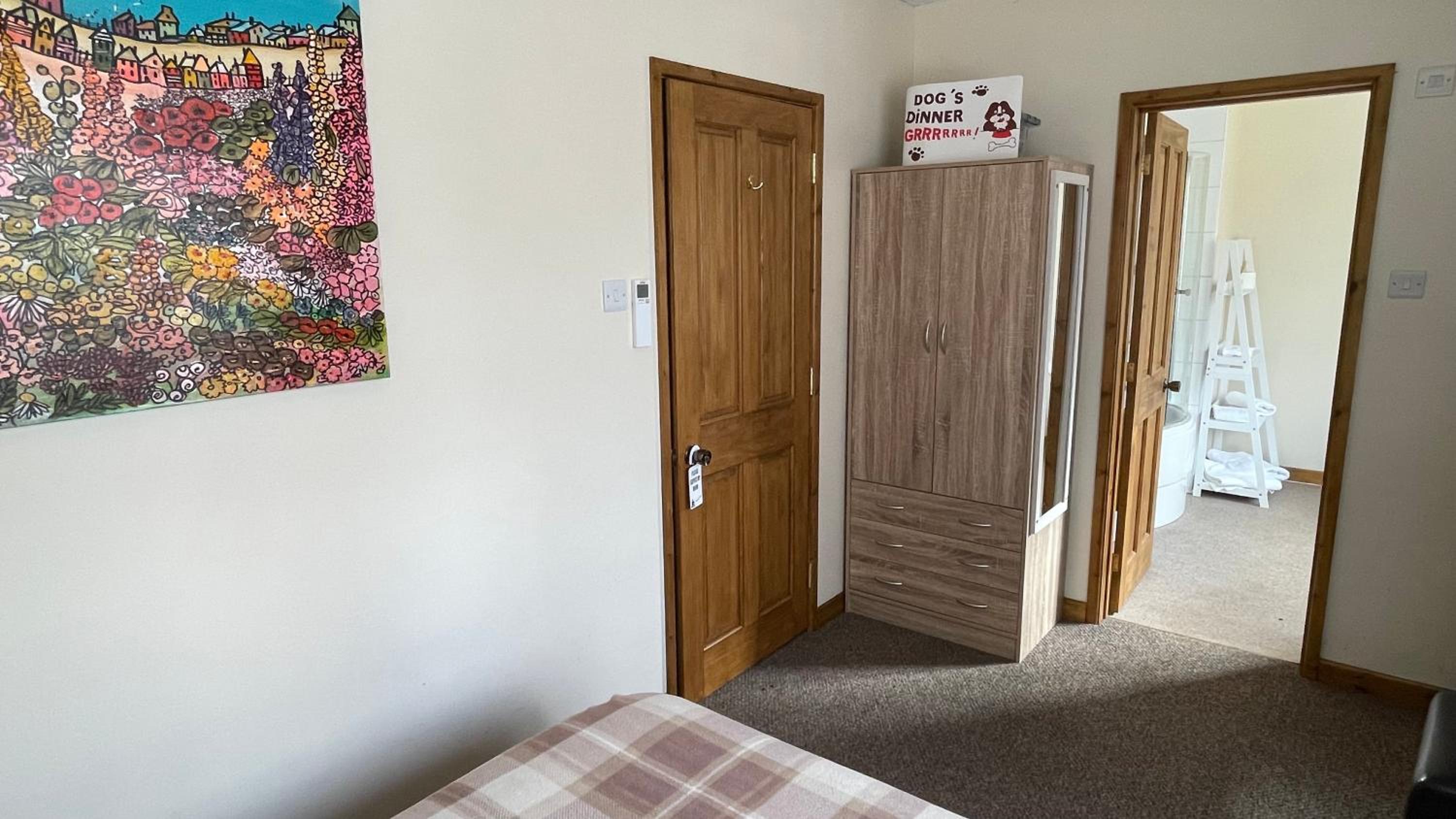 Deluxe Double Room with Bath photo 3