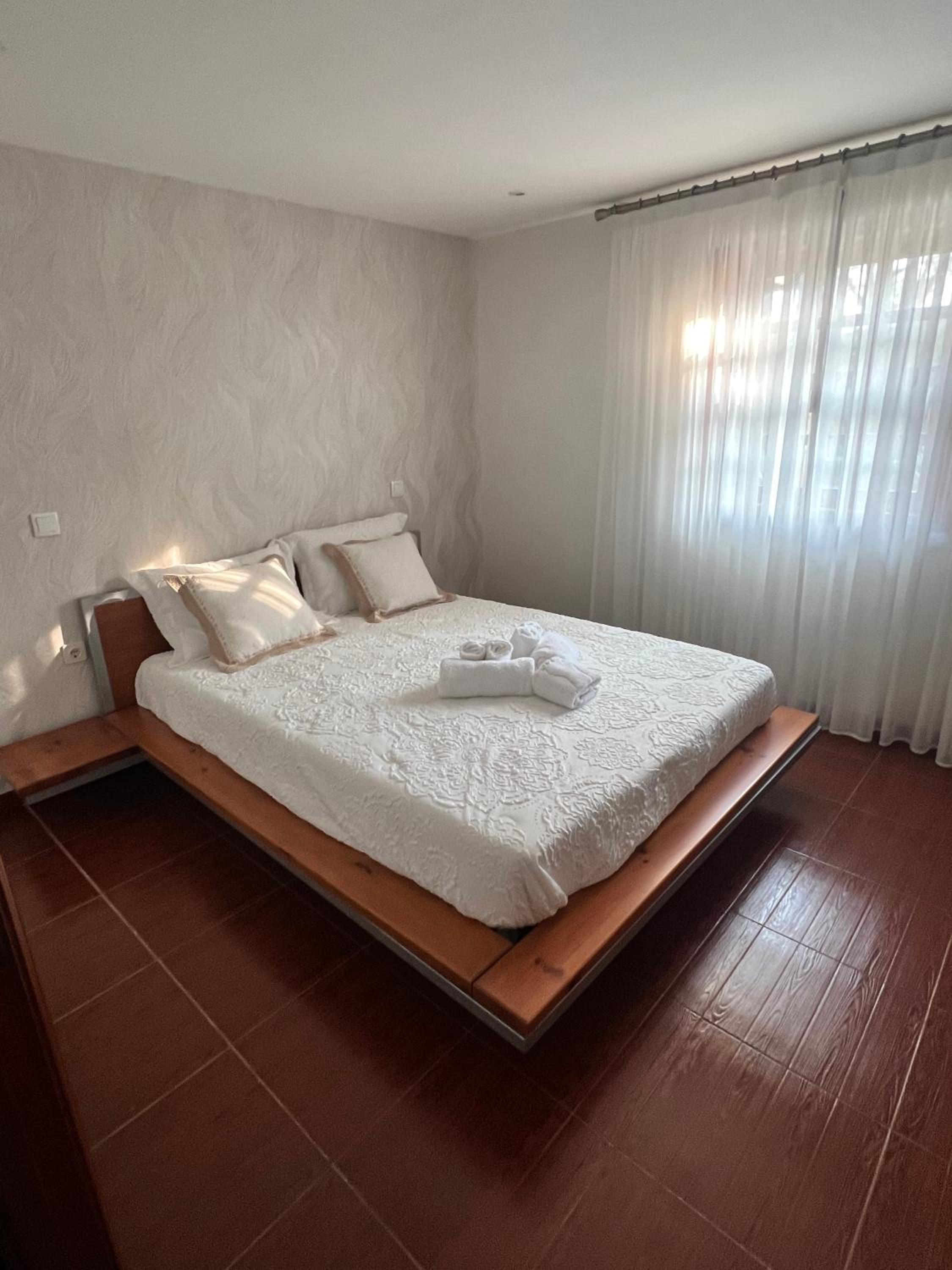 Four-Bedroom House photo 1