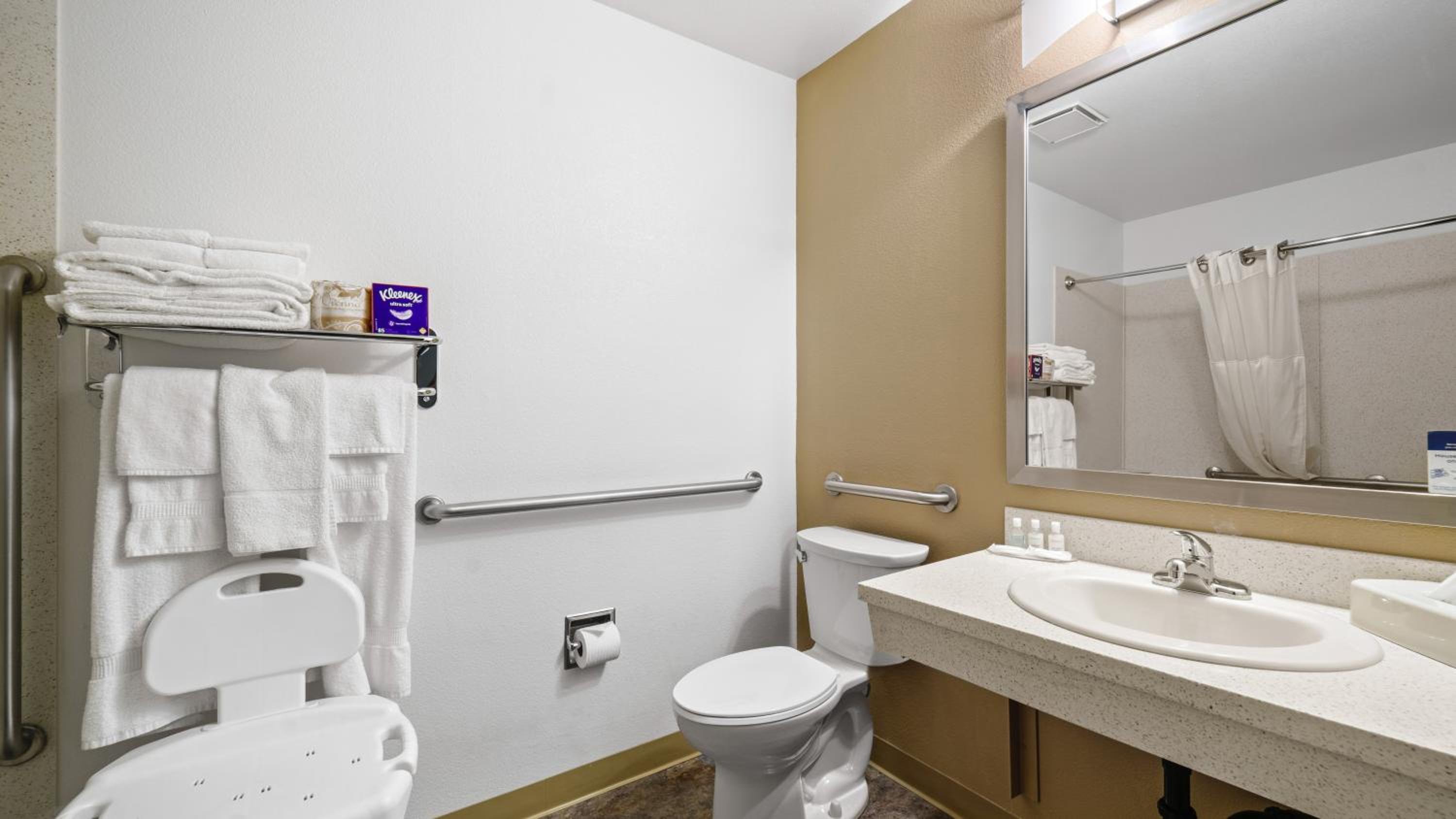 Queen Room - Disability Access - Photo 2