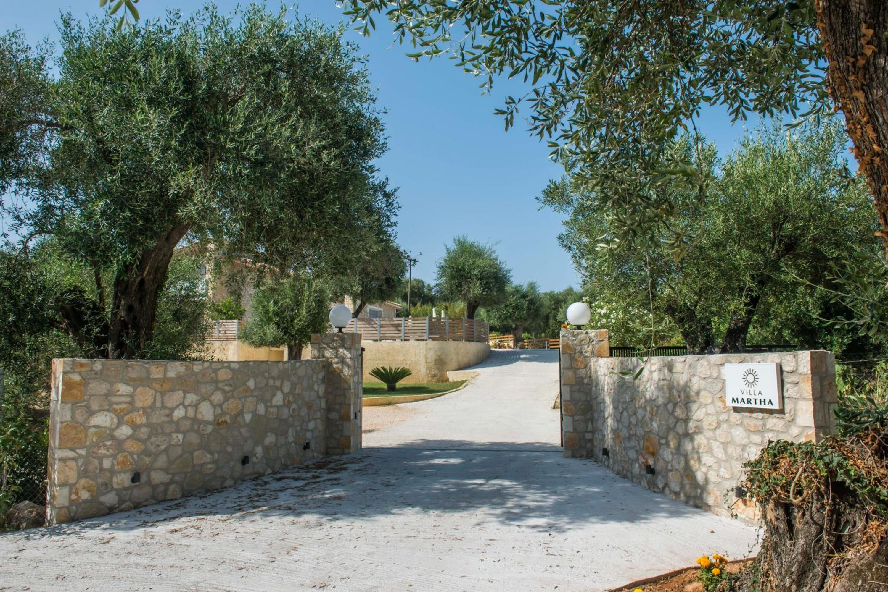 Villa photo 3
