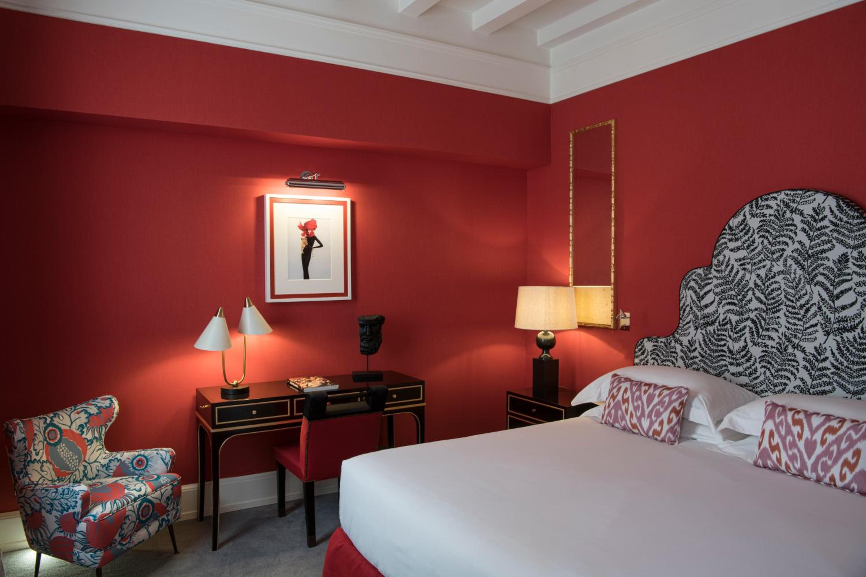 Superior Double Room thumbnail 6