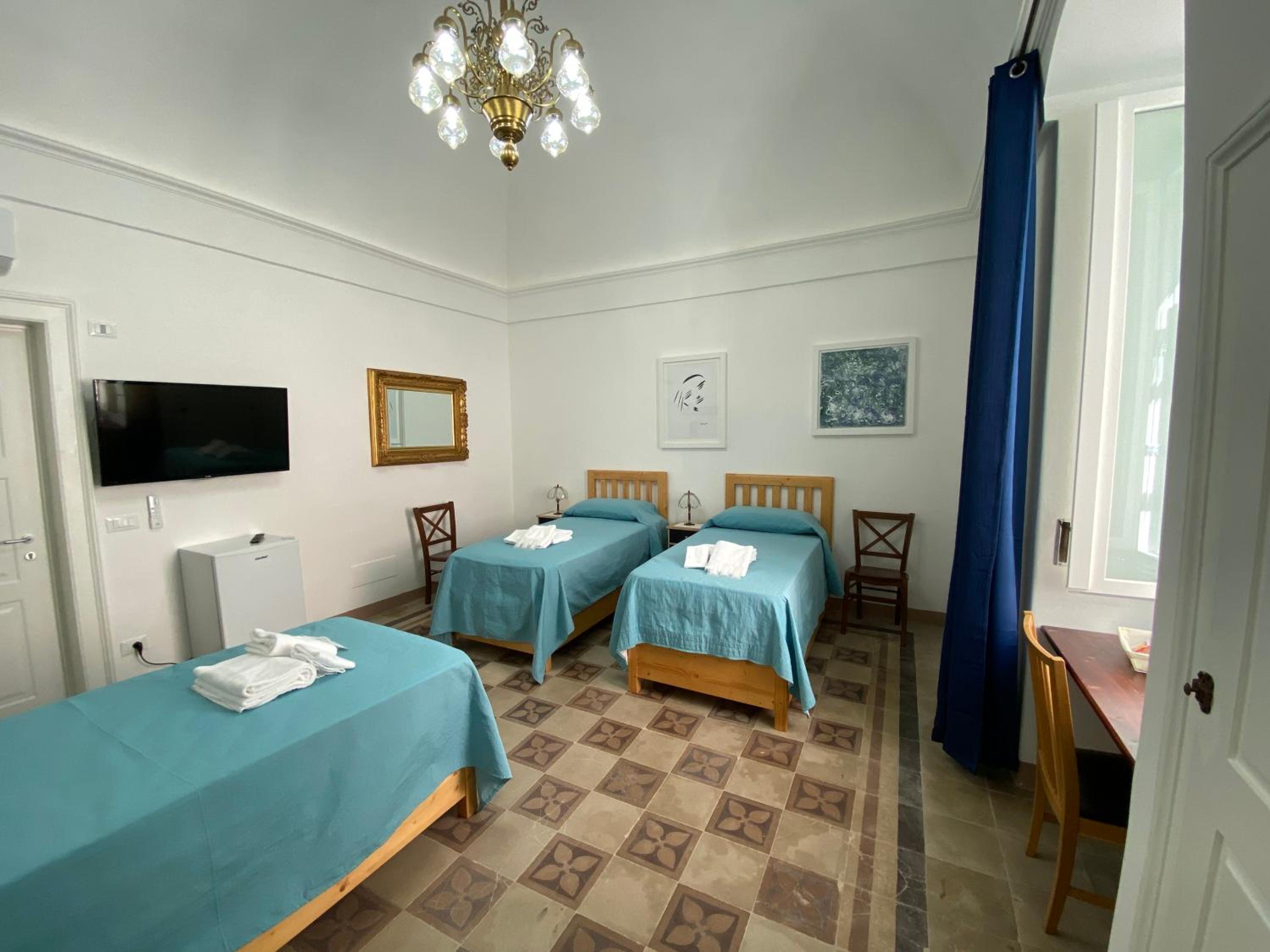 Triple Room with Private External Bathroom