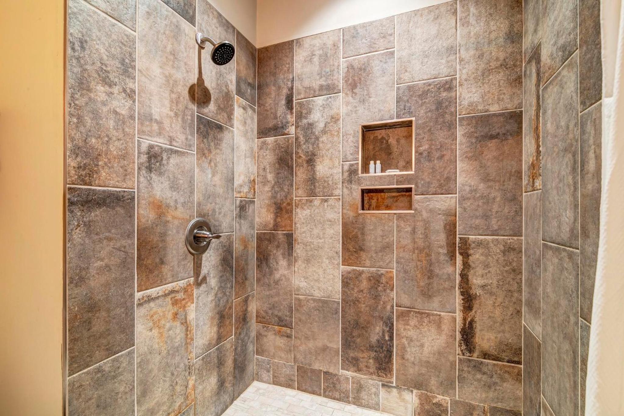Standard One-Bedroom Suite - Photo 6