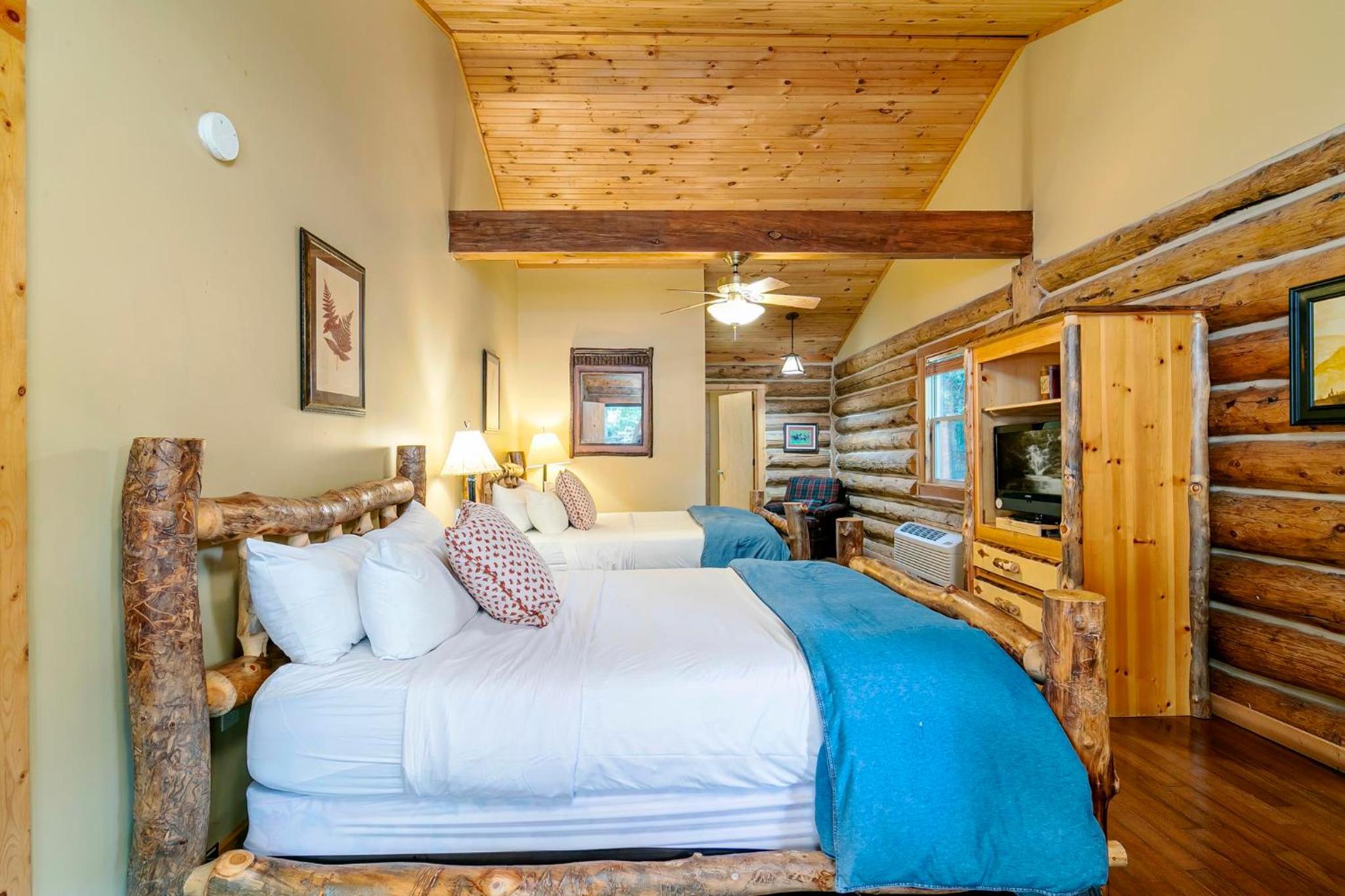 Basic Room with Two Double Beds photo 1