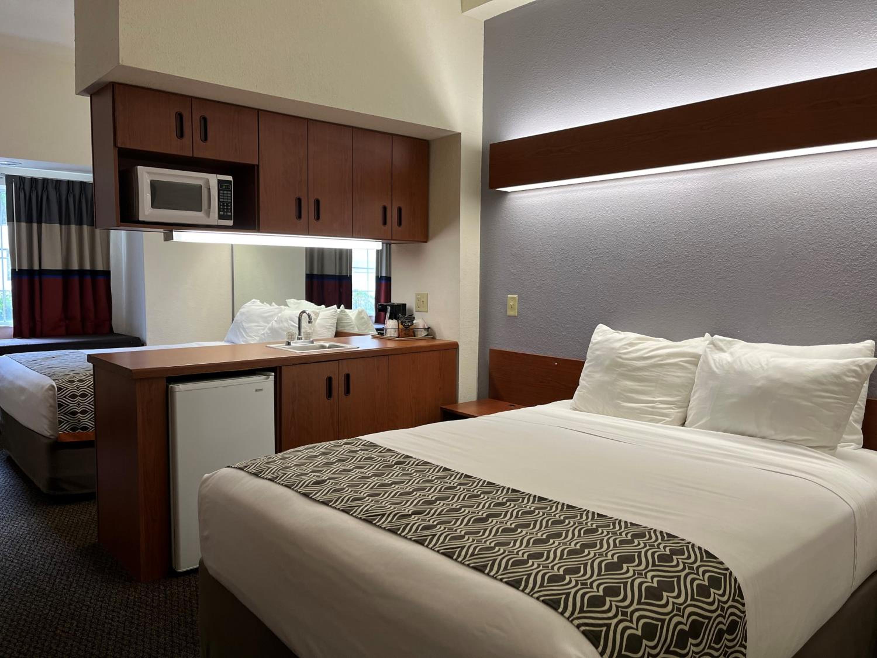 2 Queen Beds, Studio Suite, Non-Smoking