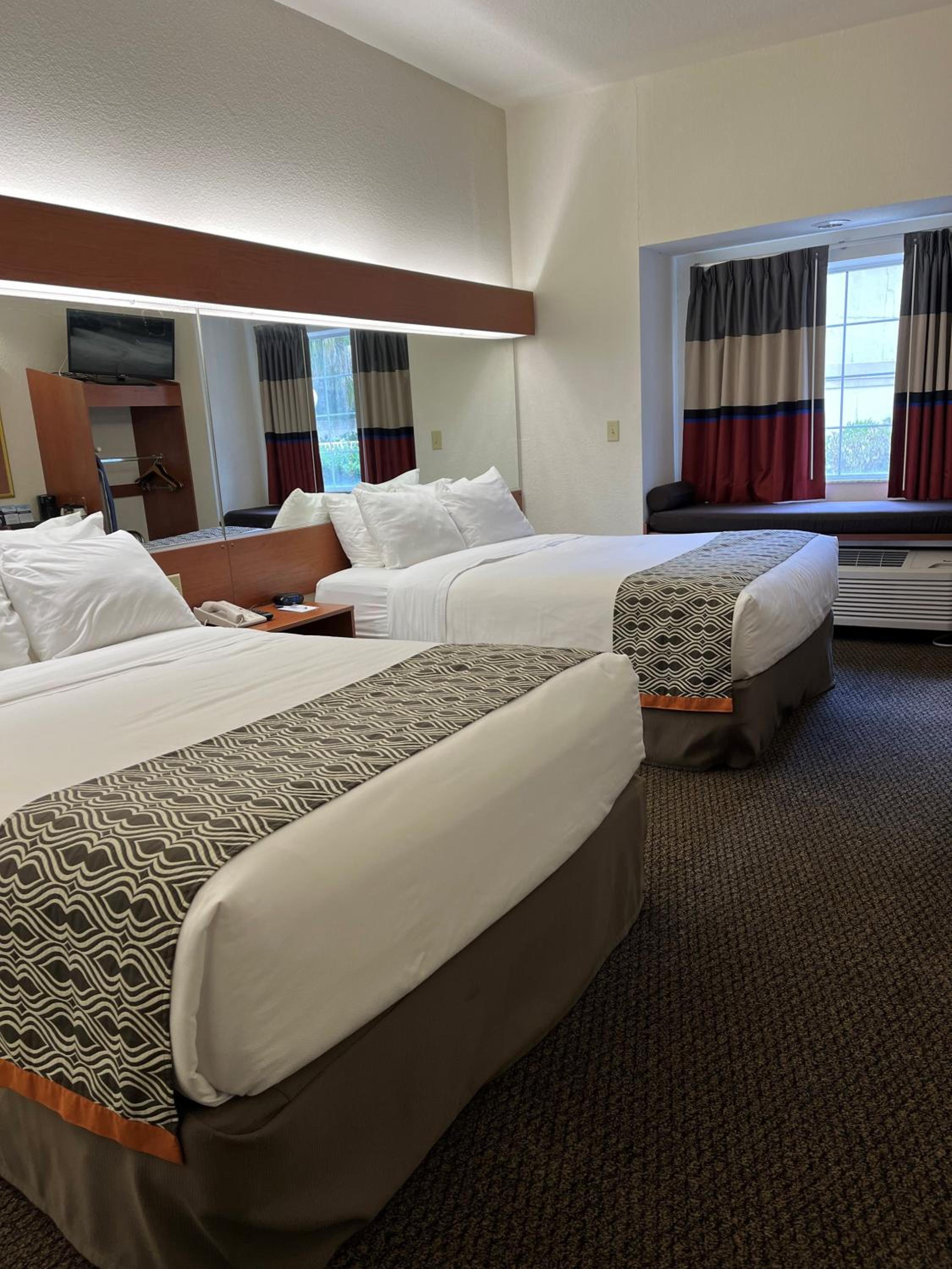 Microtel Inn and Suites by Wyndham - Lady Lake/ The Villages