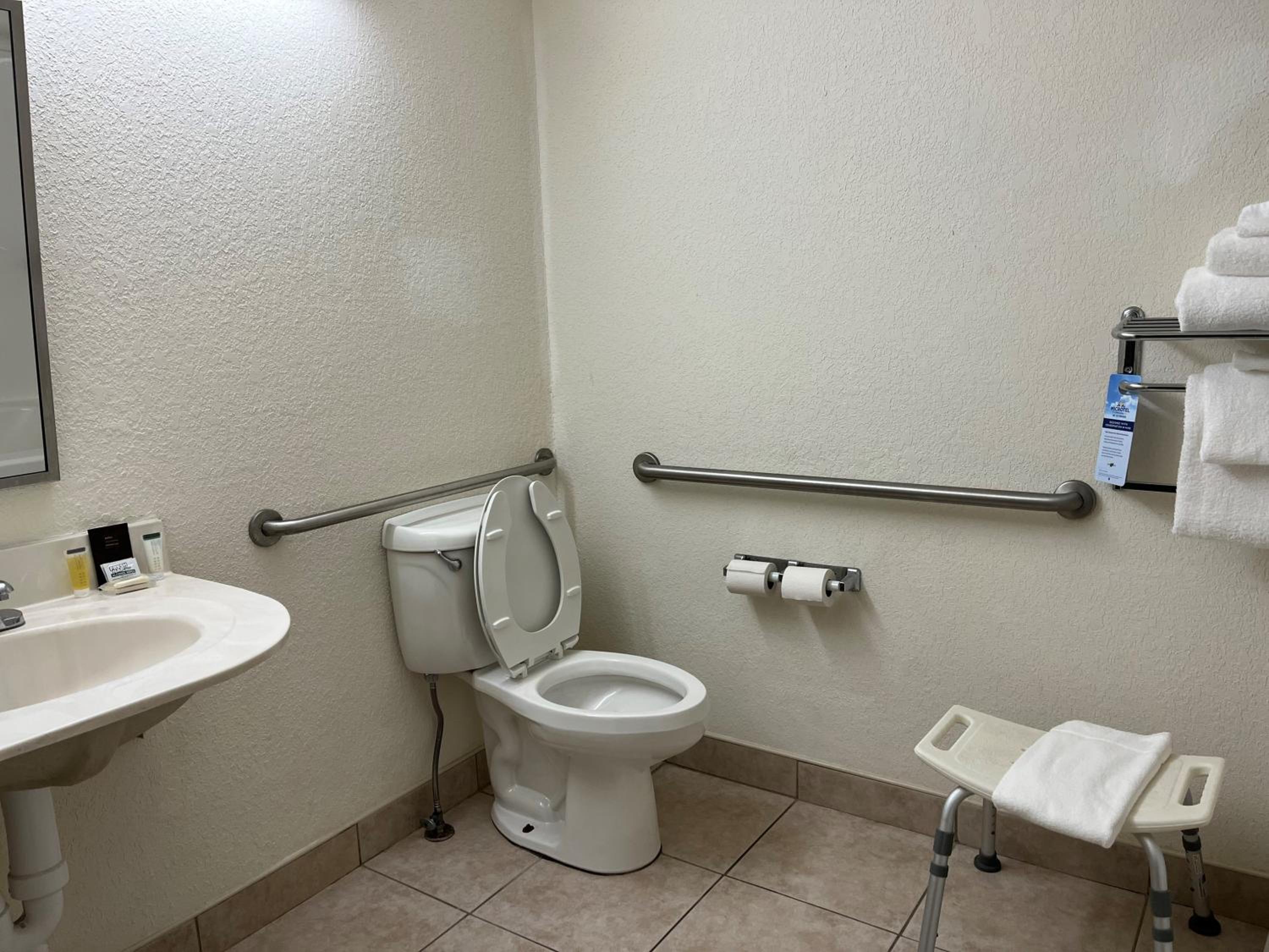 Microtel Inn and Suites by Wyndham - Lady Lake/ The Villages, Photo 4