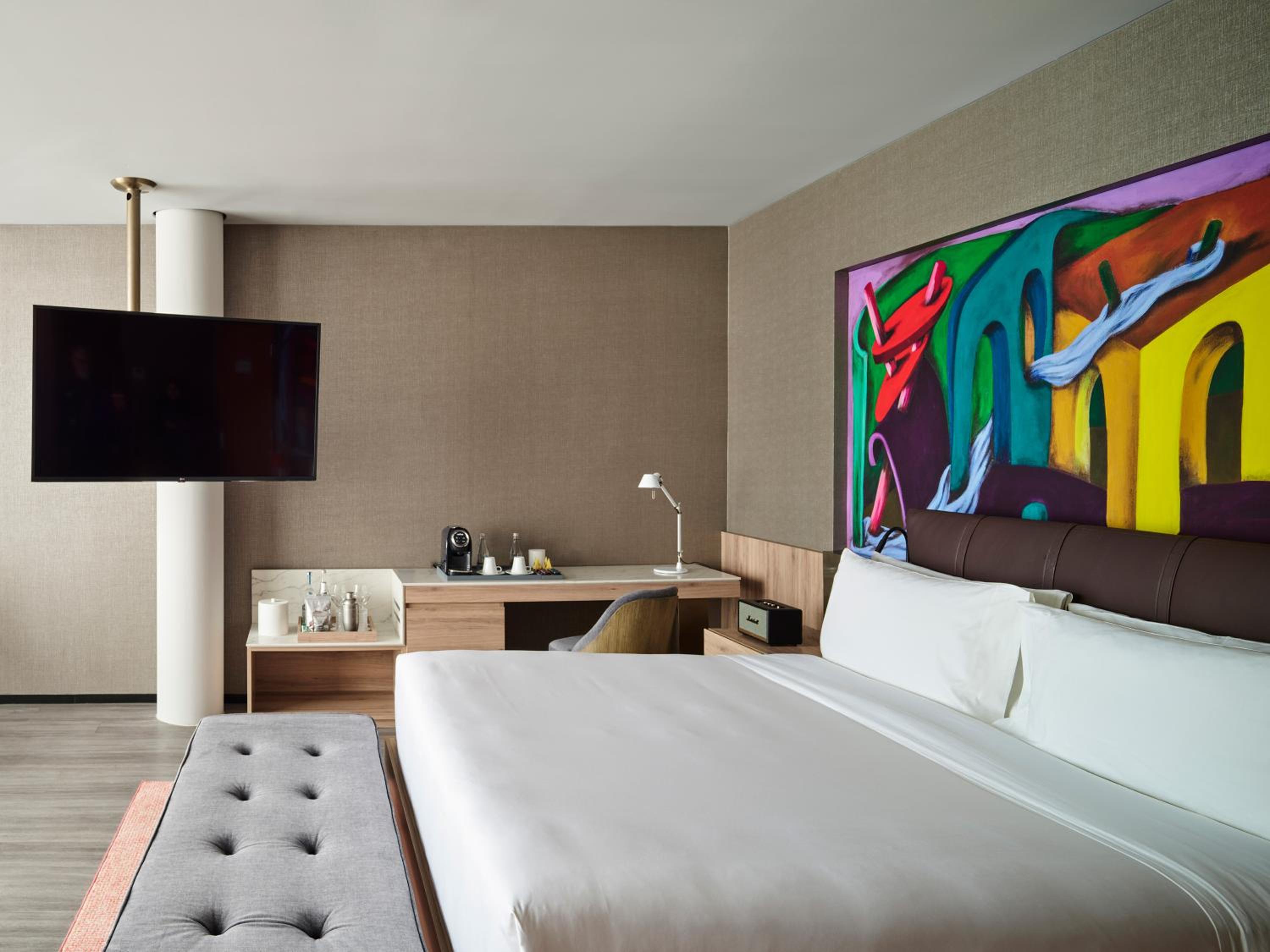Skyline King Suite with Terrace - Photo 8