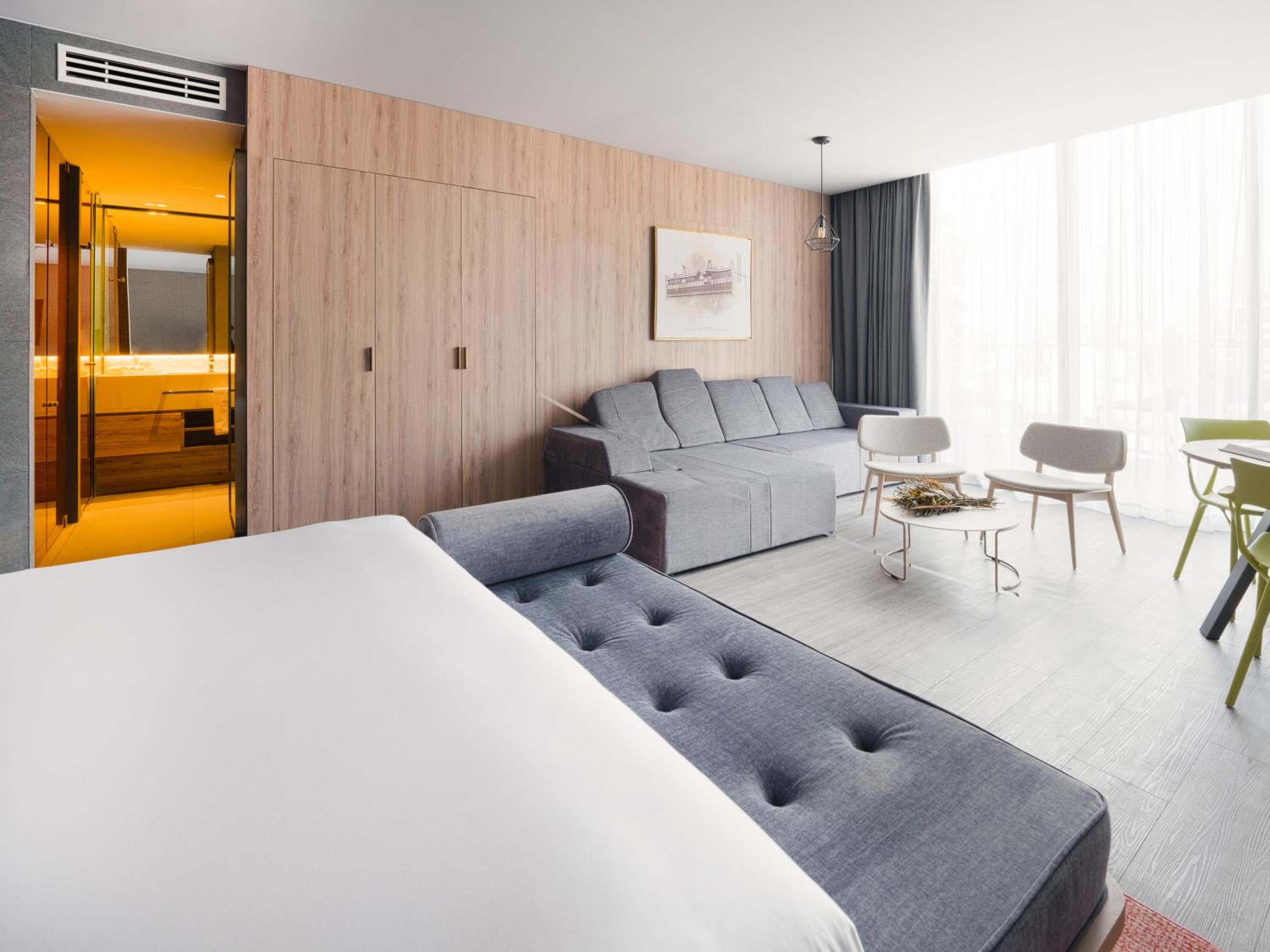 Skyline King Suite with Terrace - Photo 6