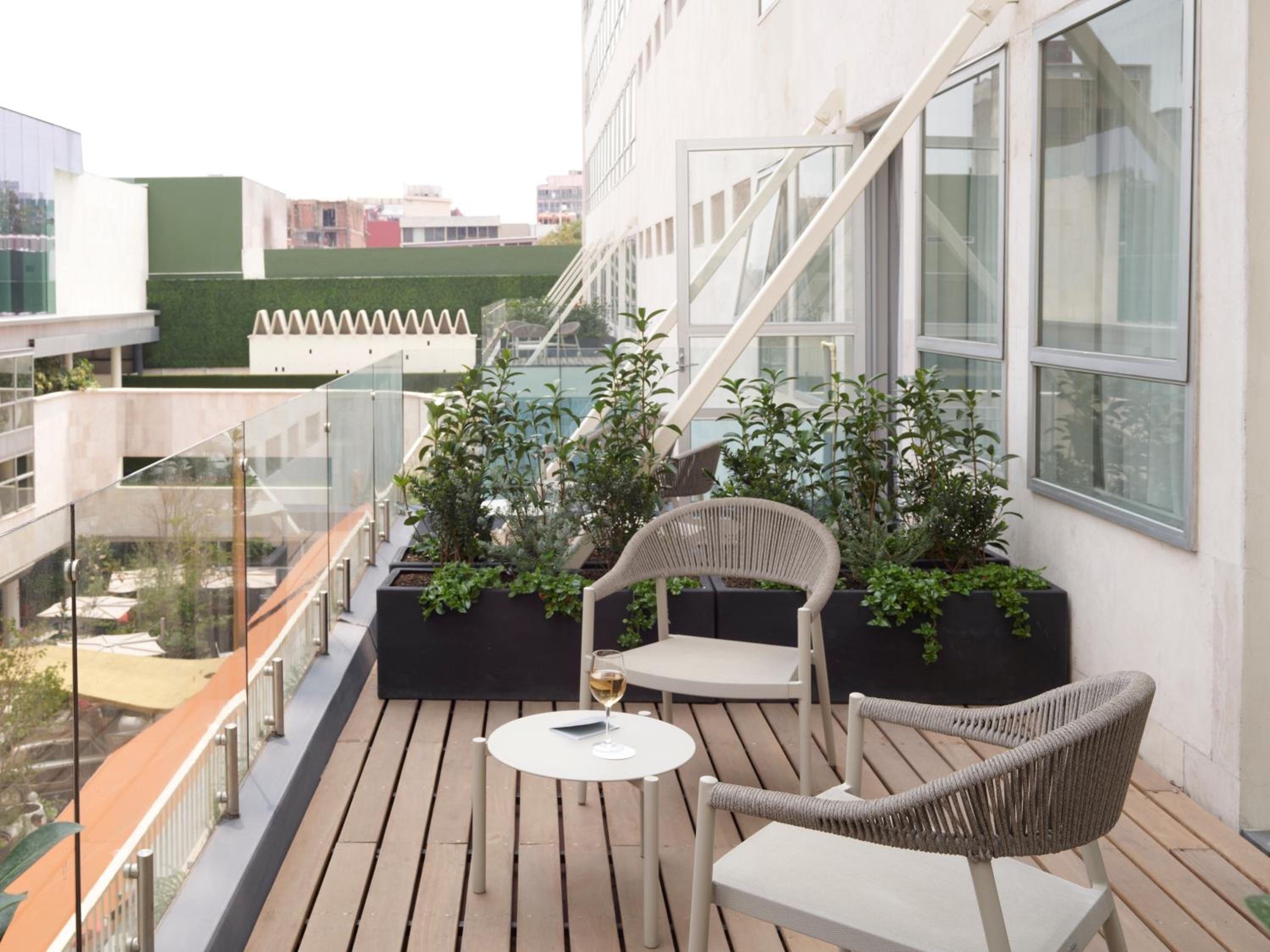 King Suite with Terrace - Photo 3