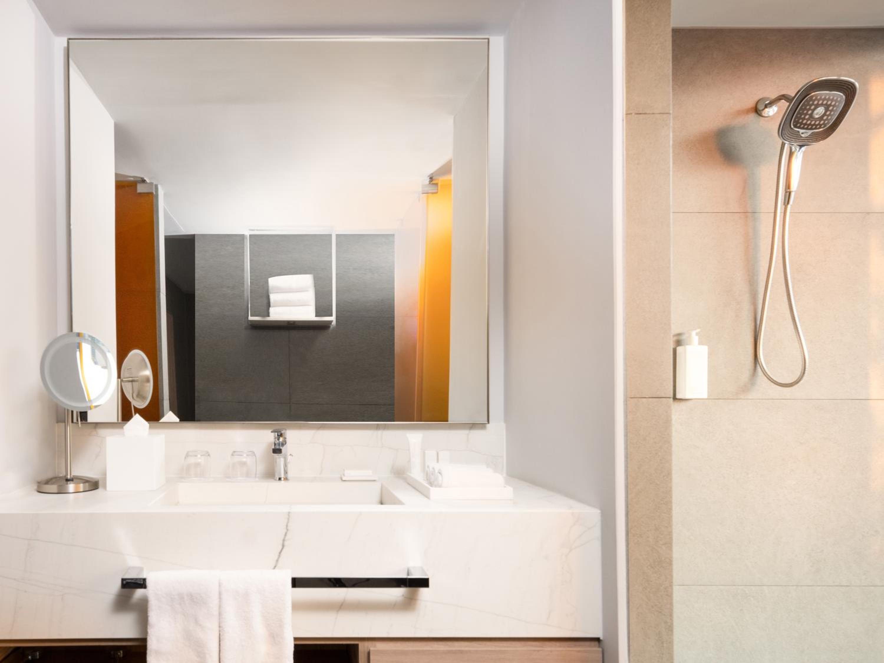 Superior King Suite with Terrace - Photo 4