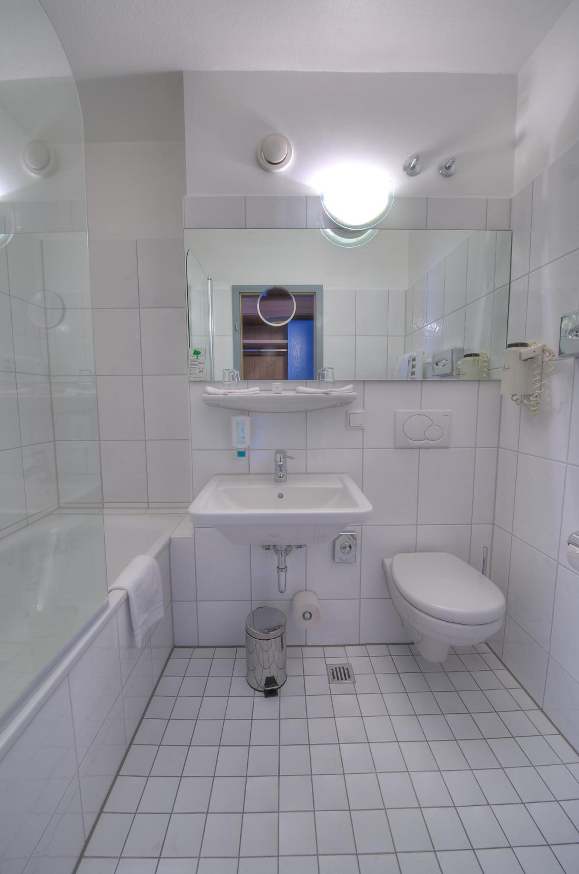 Basic Double Room - Photo 6