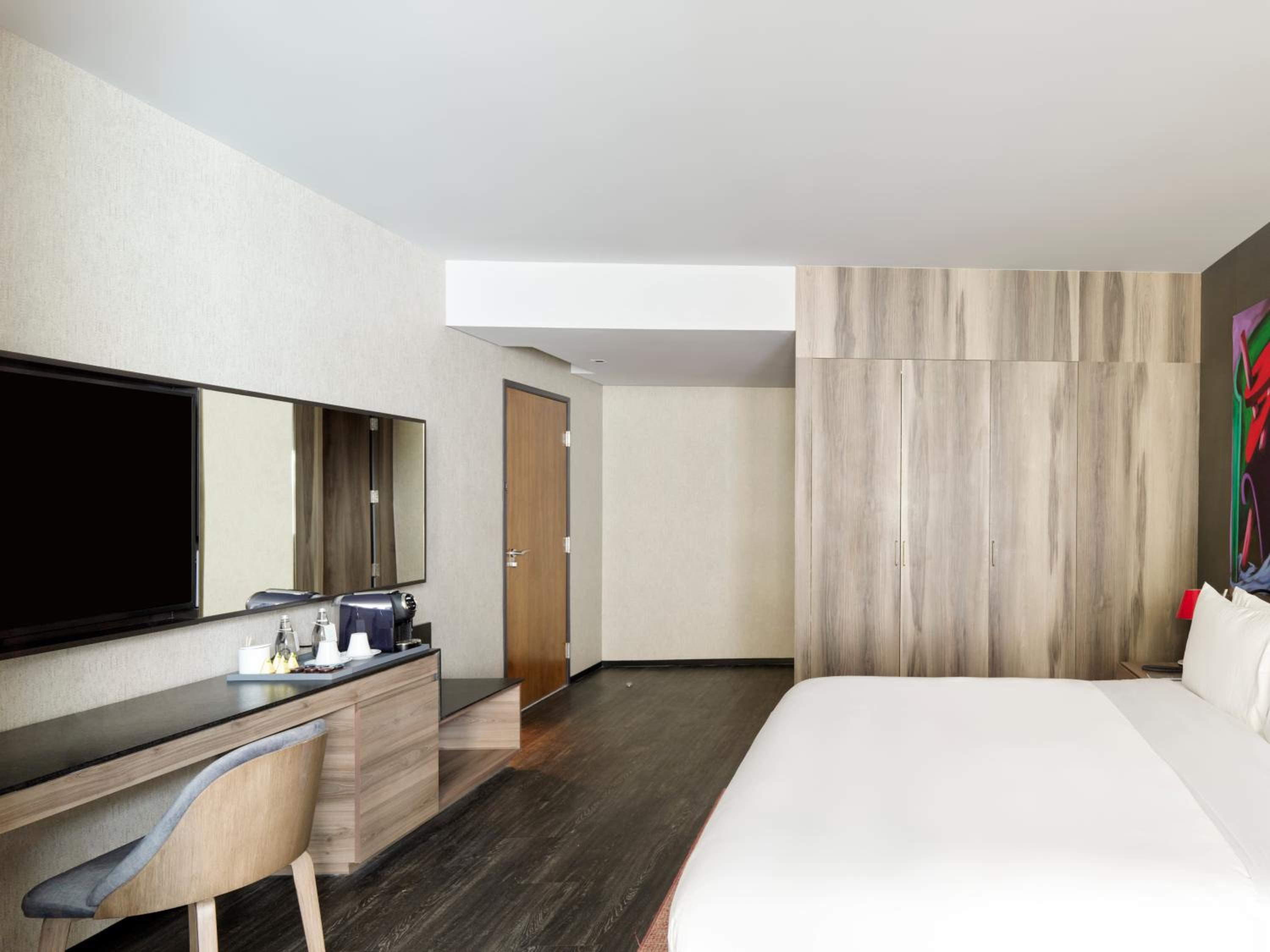 Mondrian King Suite with Terrace - Photo 5