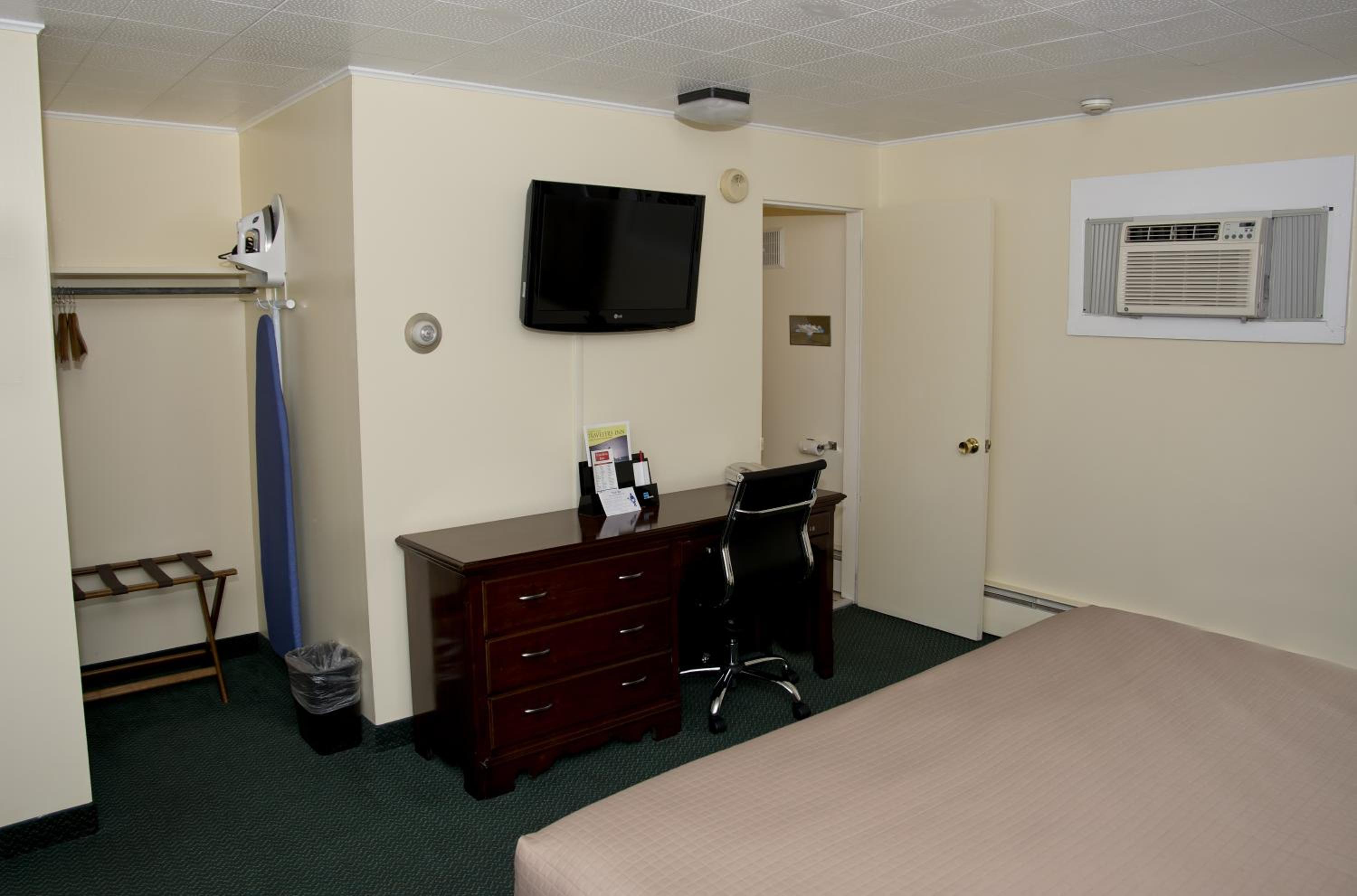 King Room - Non-Smoking photo 2