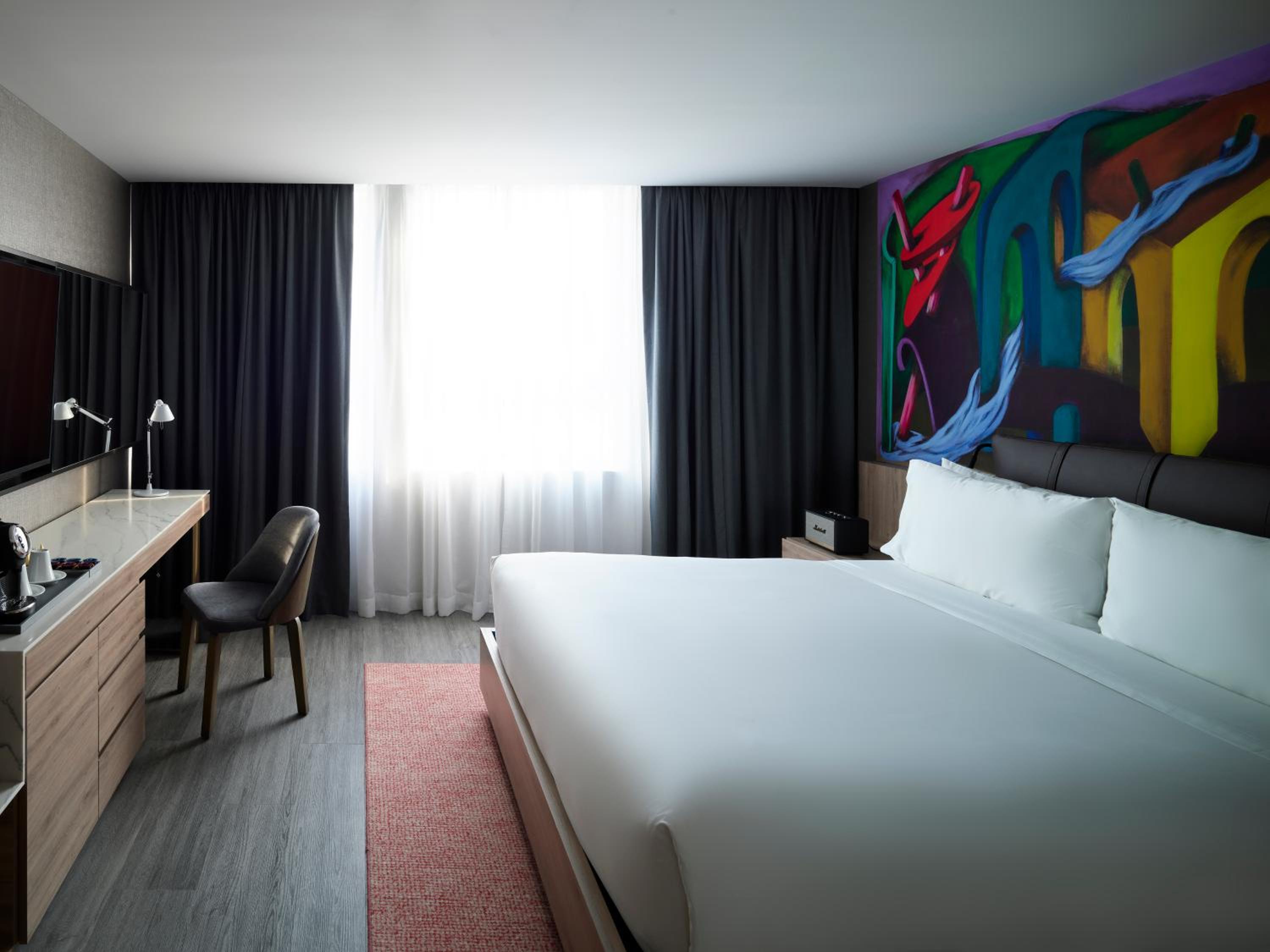 Standard King Room - Photo 5