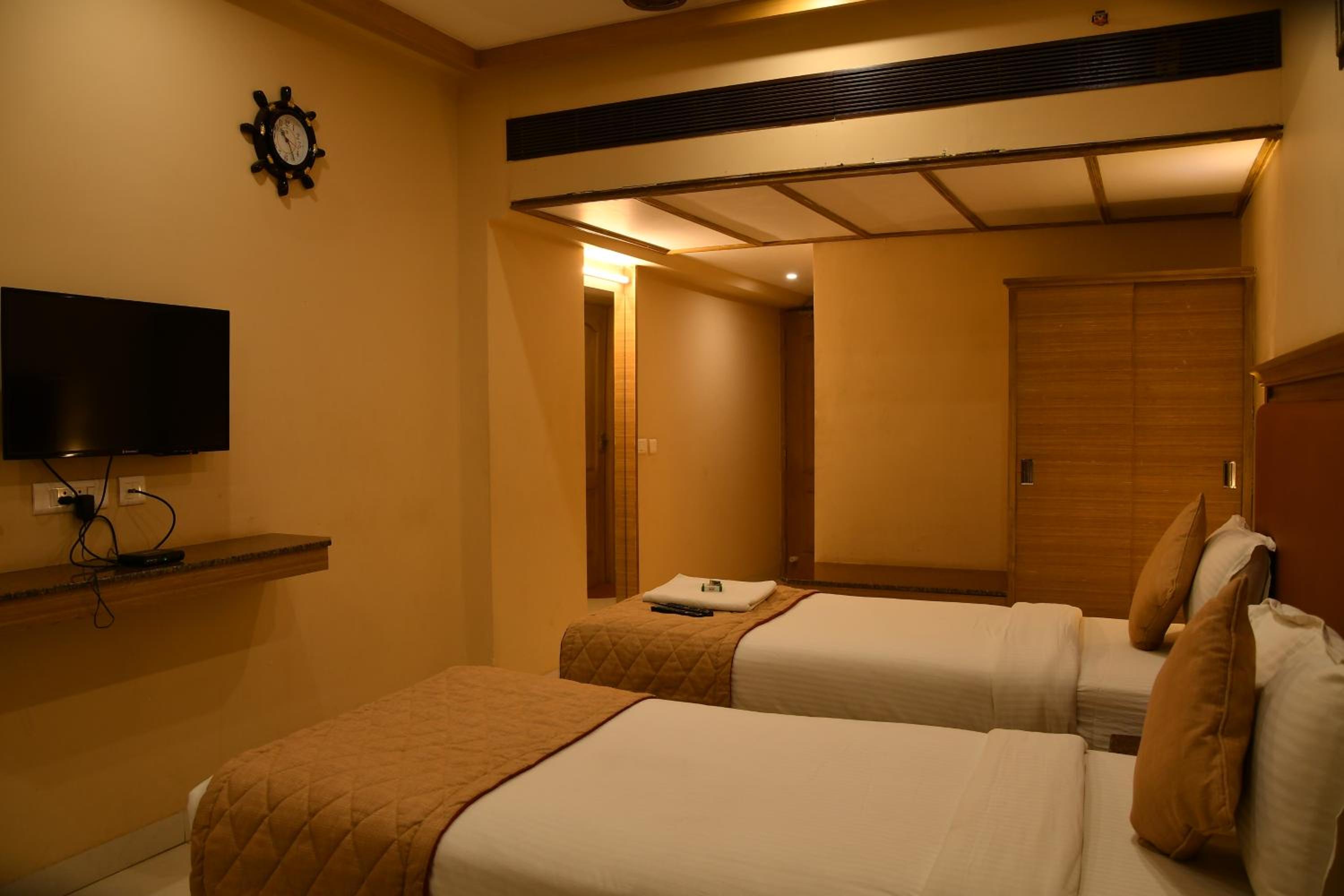Standard Twin Room photo 3