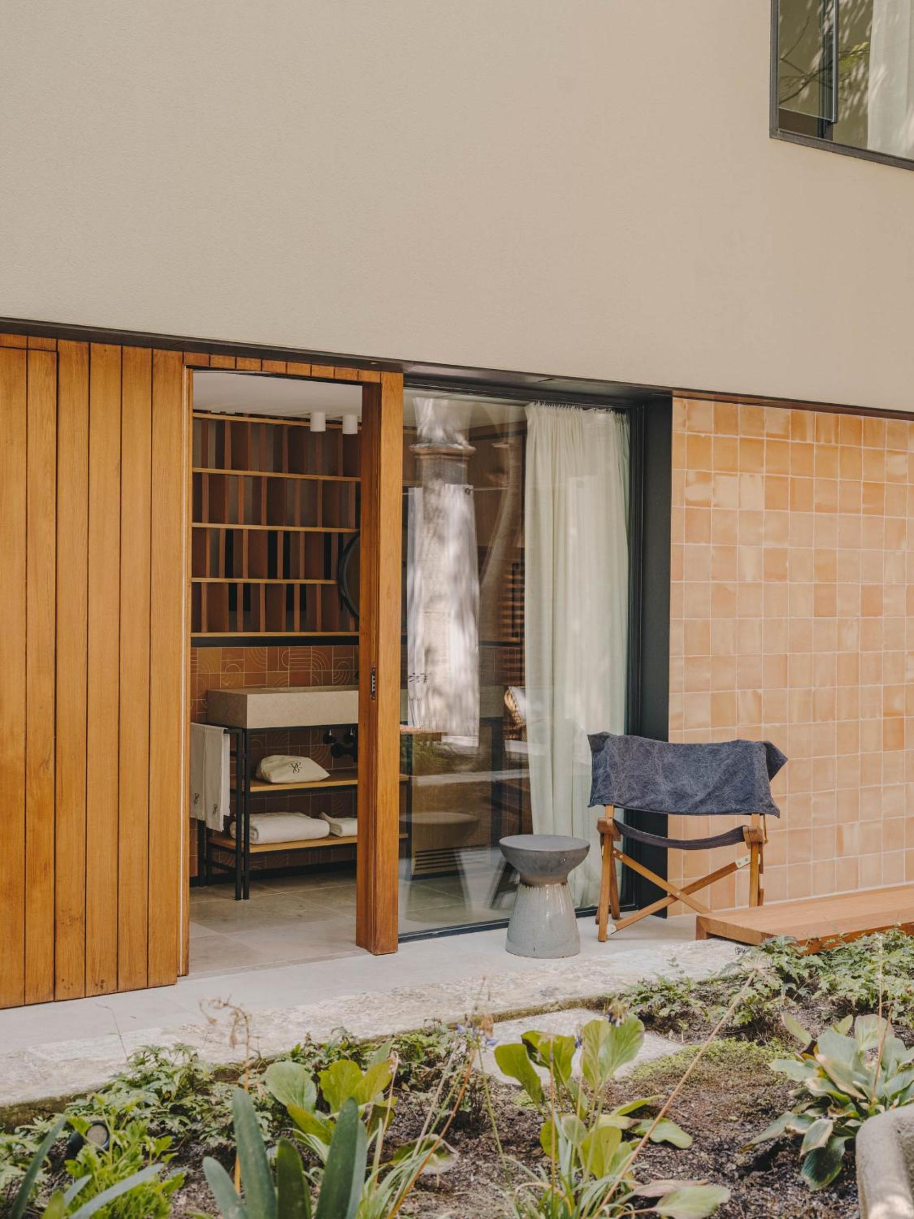 Superior Double Room with Terrace and Patio photo 3