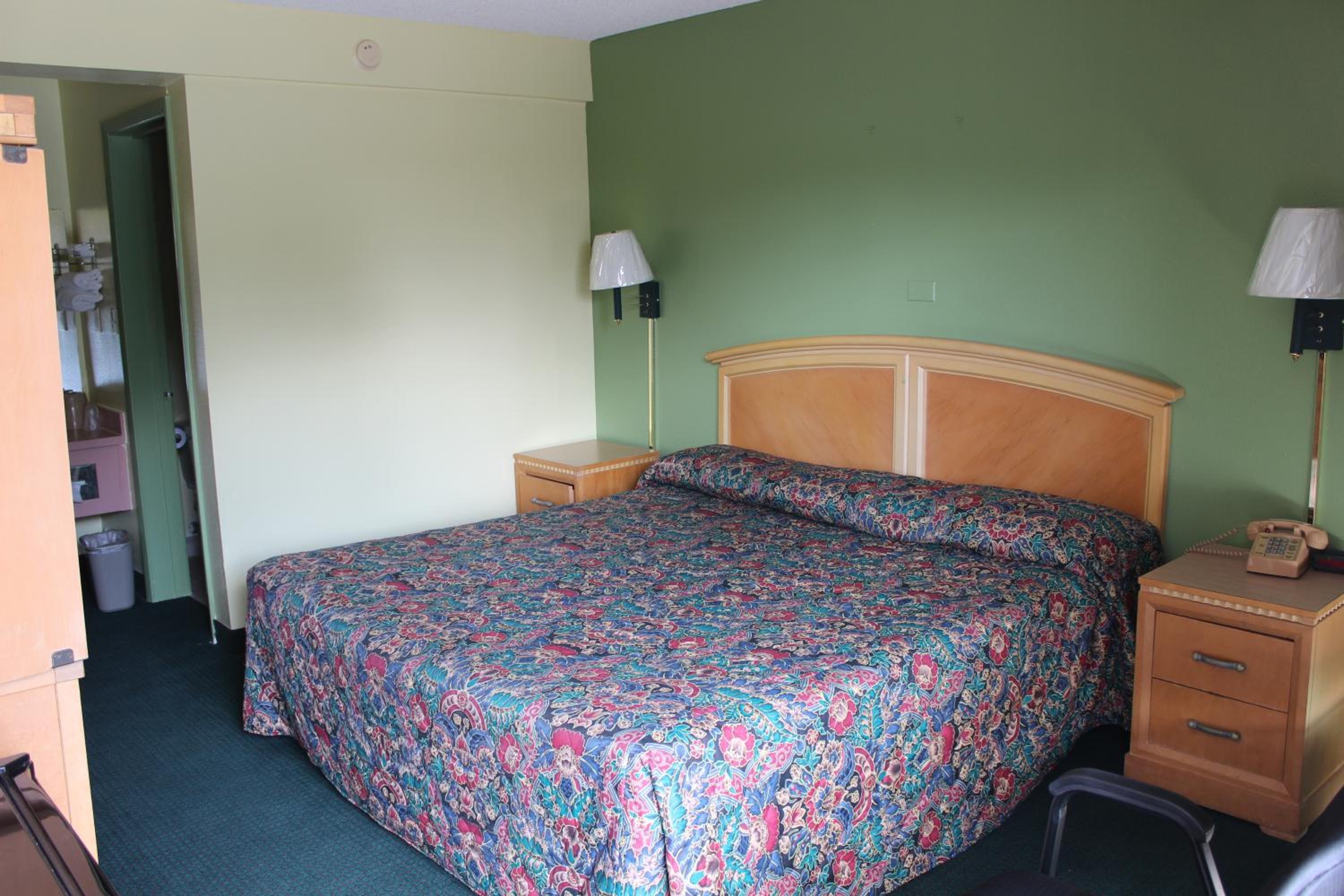 King Room - Non-Smoking